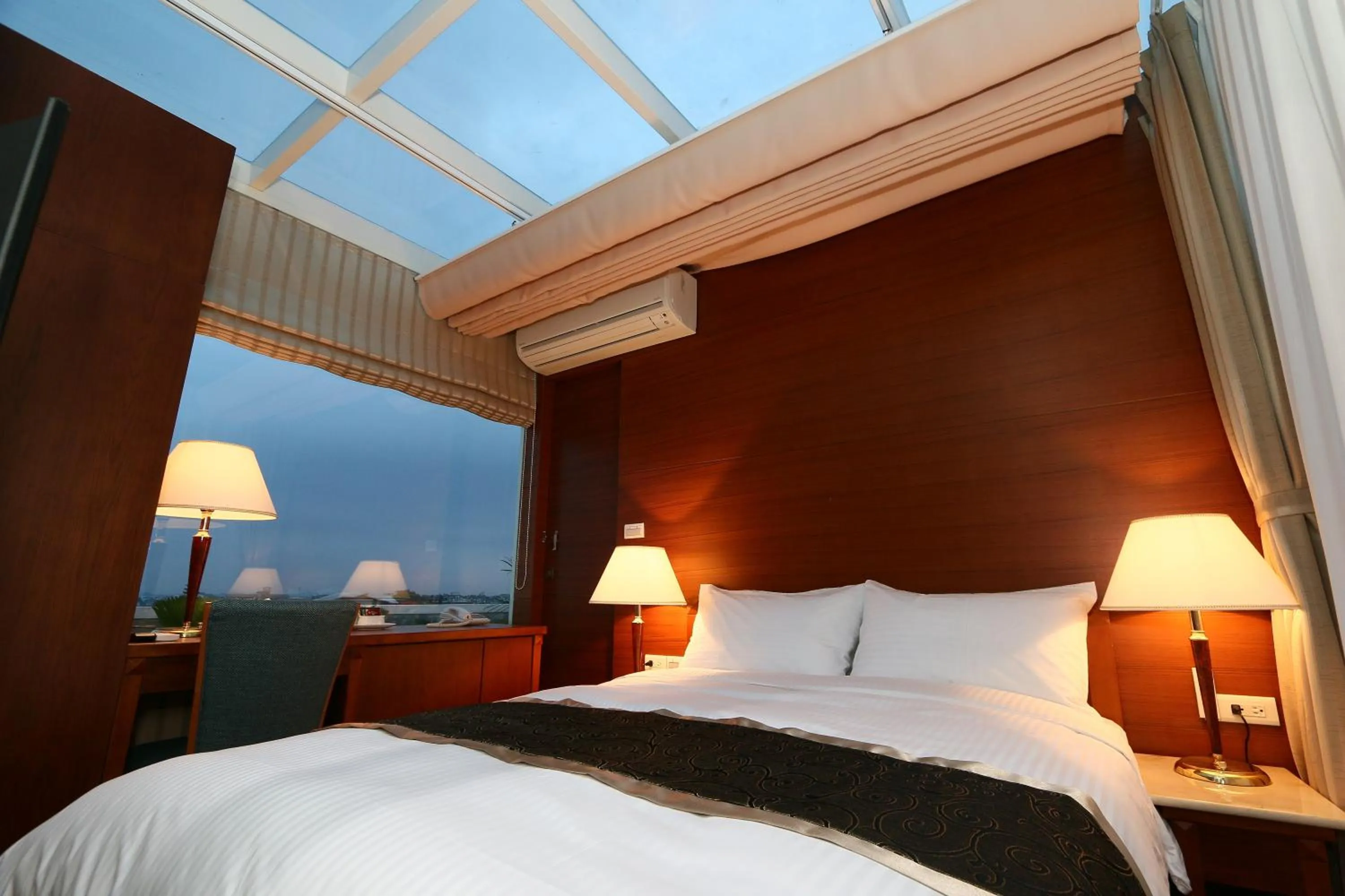 Photo of the whole room, Bed in Aleex Villa