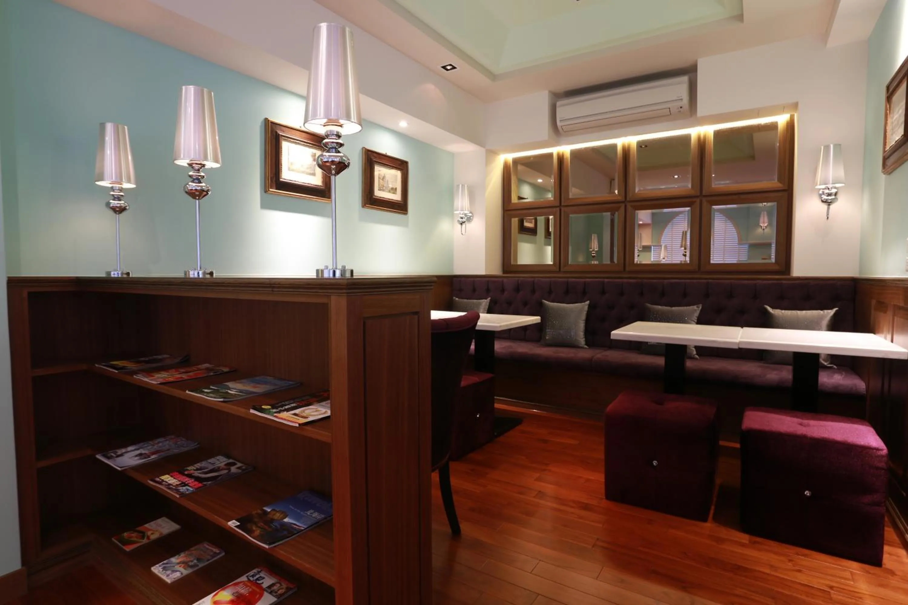 Restaurant/places to eat in Aleex Villa