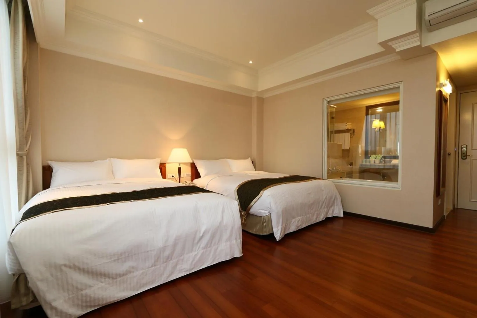 Photo of the whole room, Bed in Aleex Villa