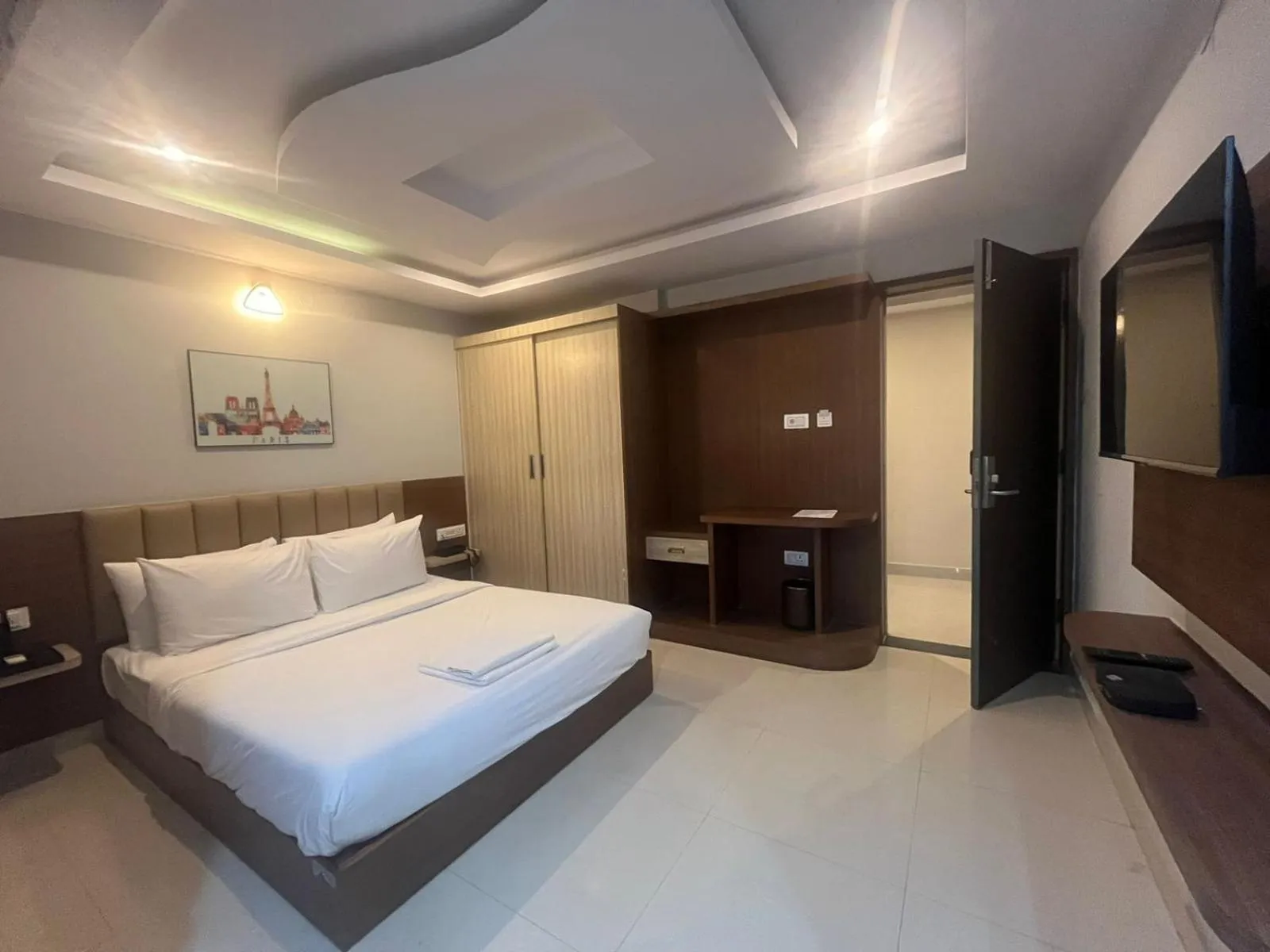 Bed in Hotel Avenue Suites Near International Airport Bangalore
