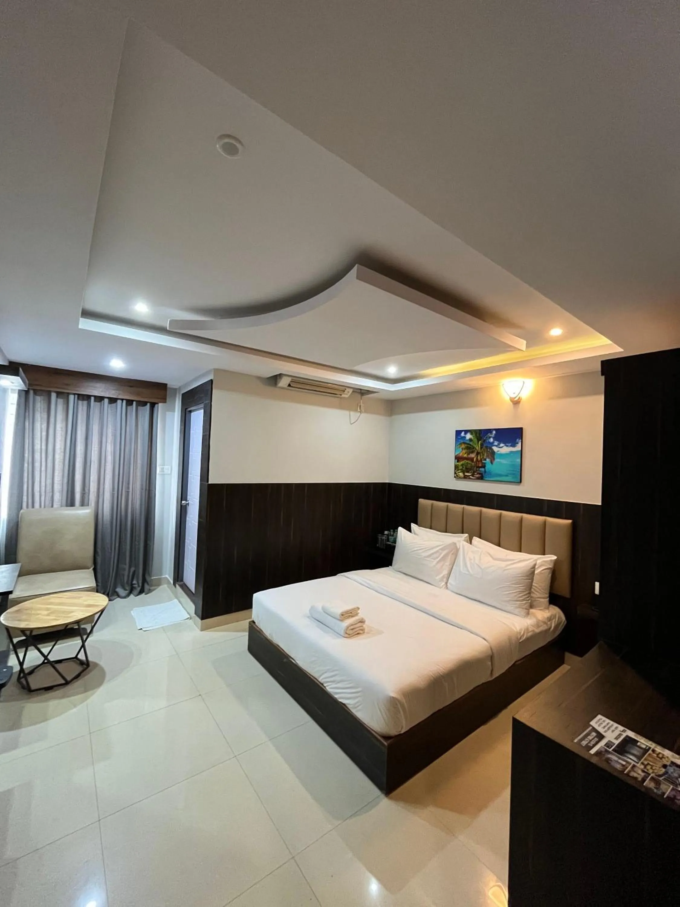 Bed in Hotel Avenue Suites Near International Airport Bangalore