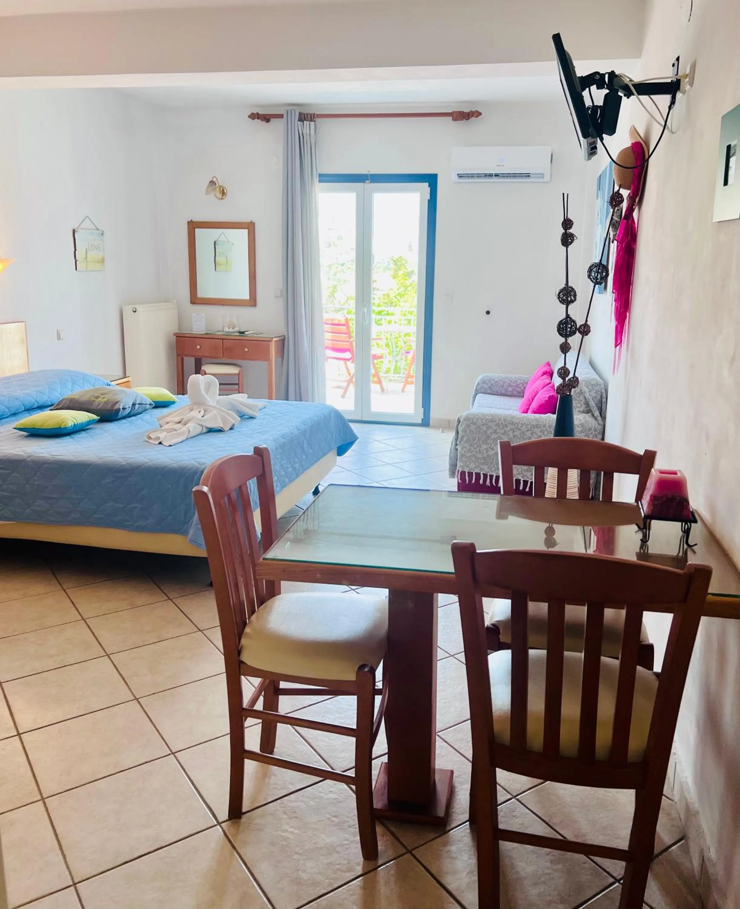 Bedroom, Bed in KTM Sunny Villas