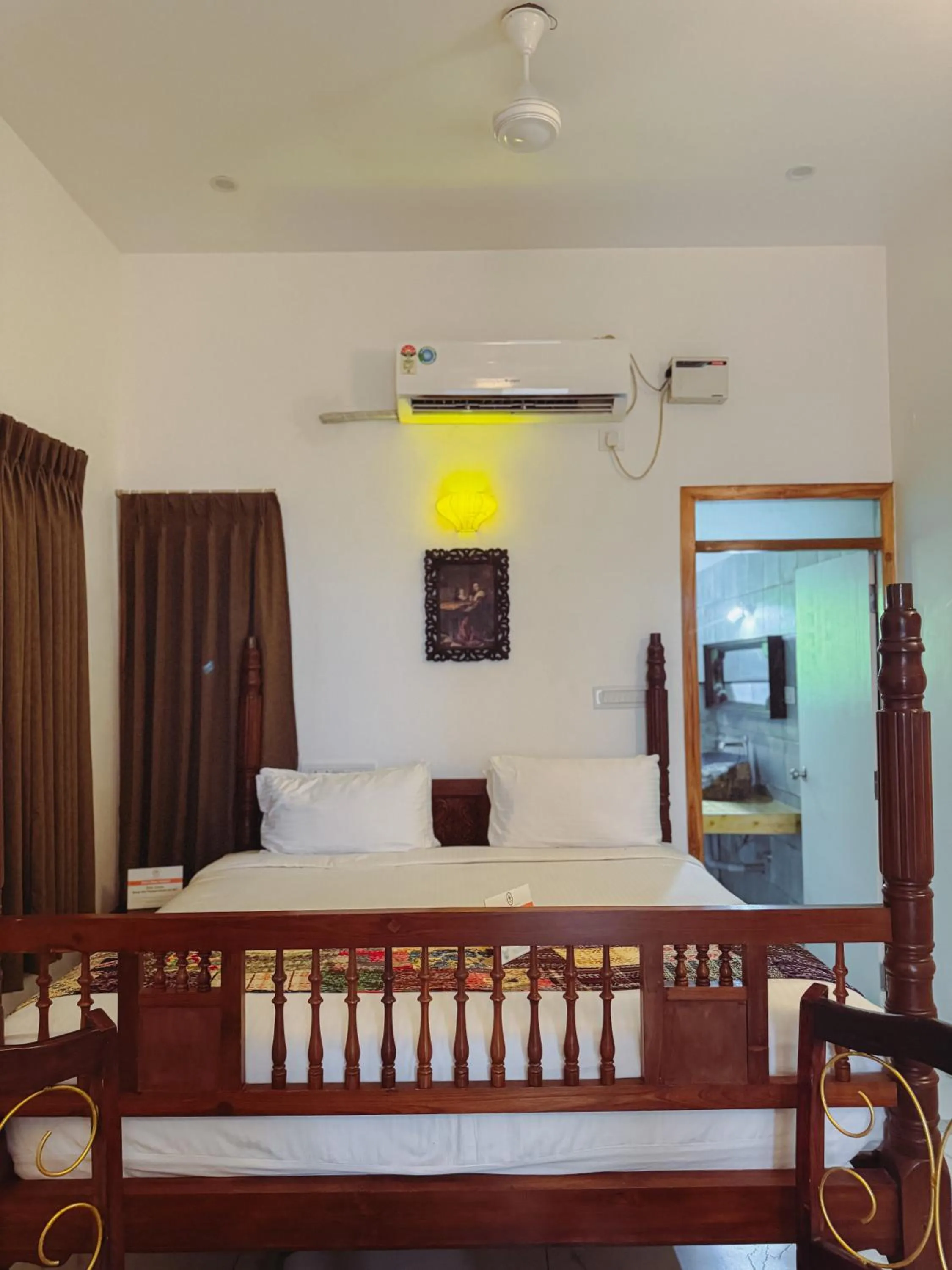 Bedroom, Bed in Bel Abri Colonial Living, Pondicherry
