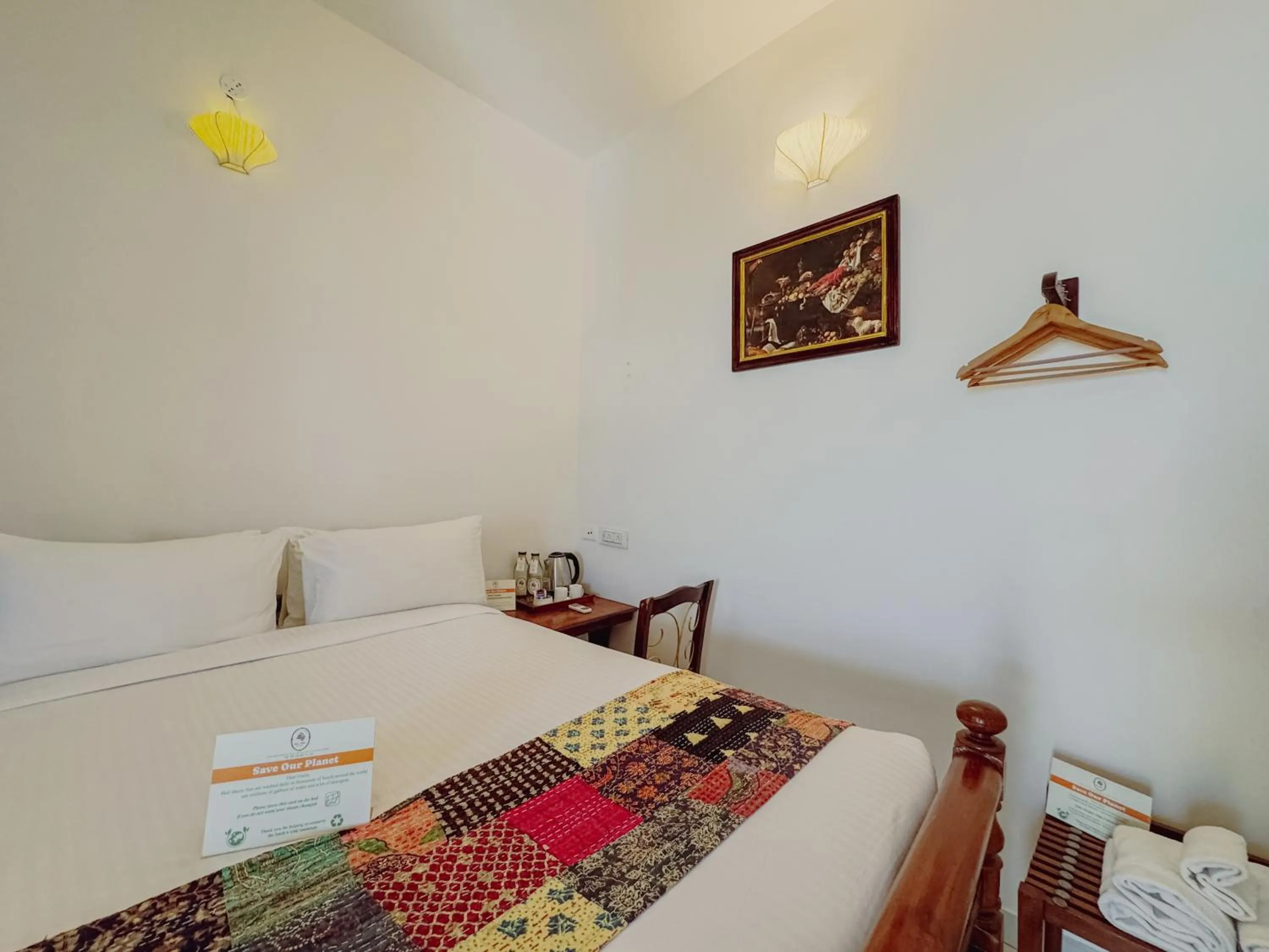 Bedroom, Bed in Bel Abri Colonial Living, Pondicherry