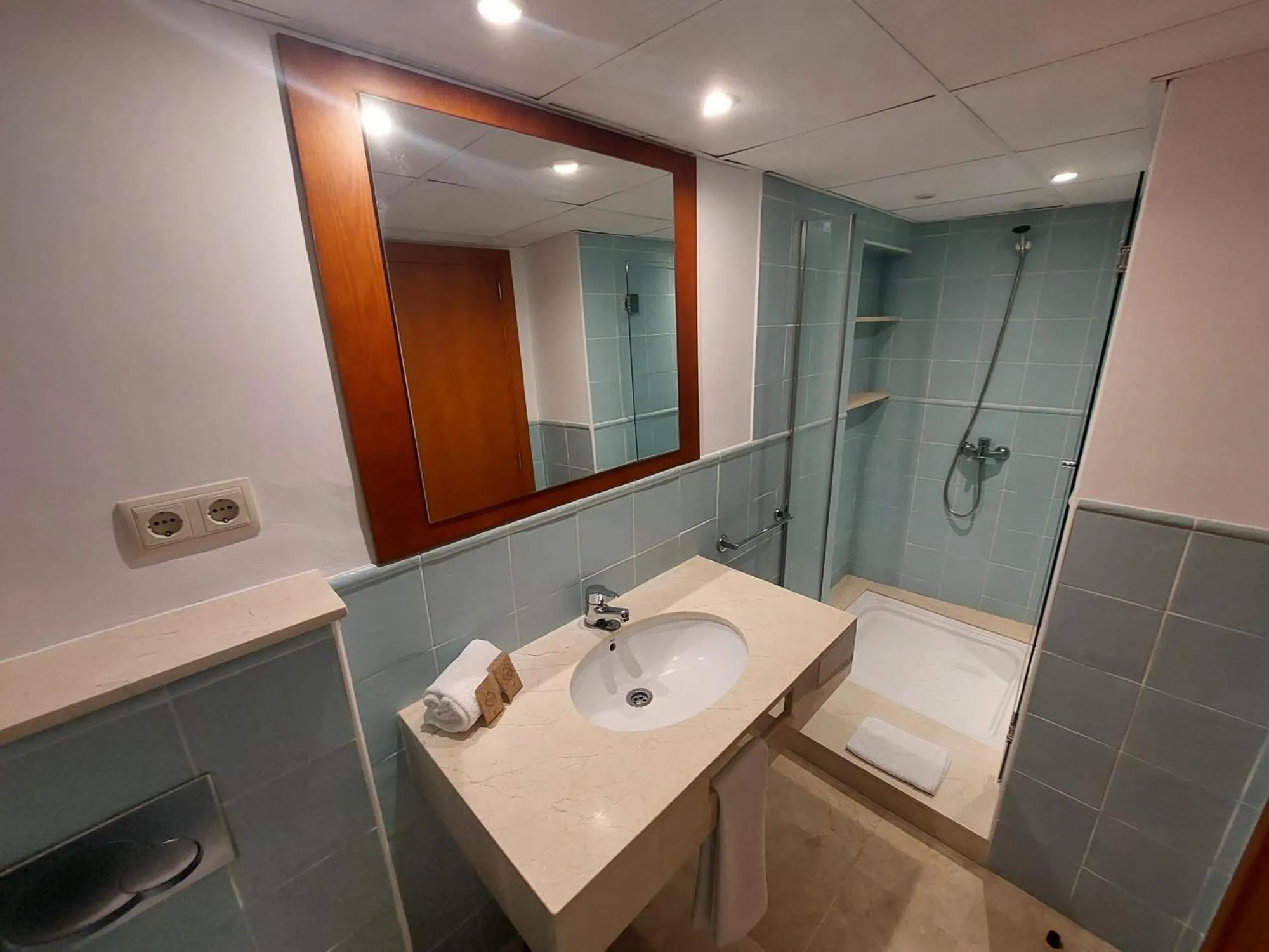 Shower in My Rooms Manacor Centre by My Rooms Hotels