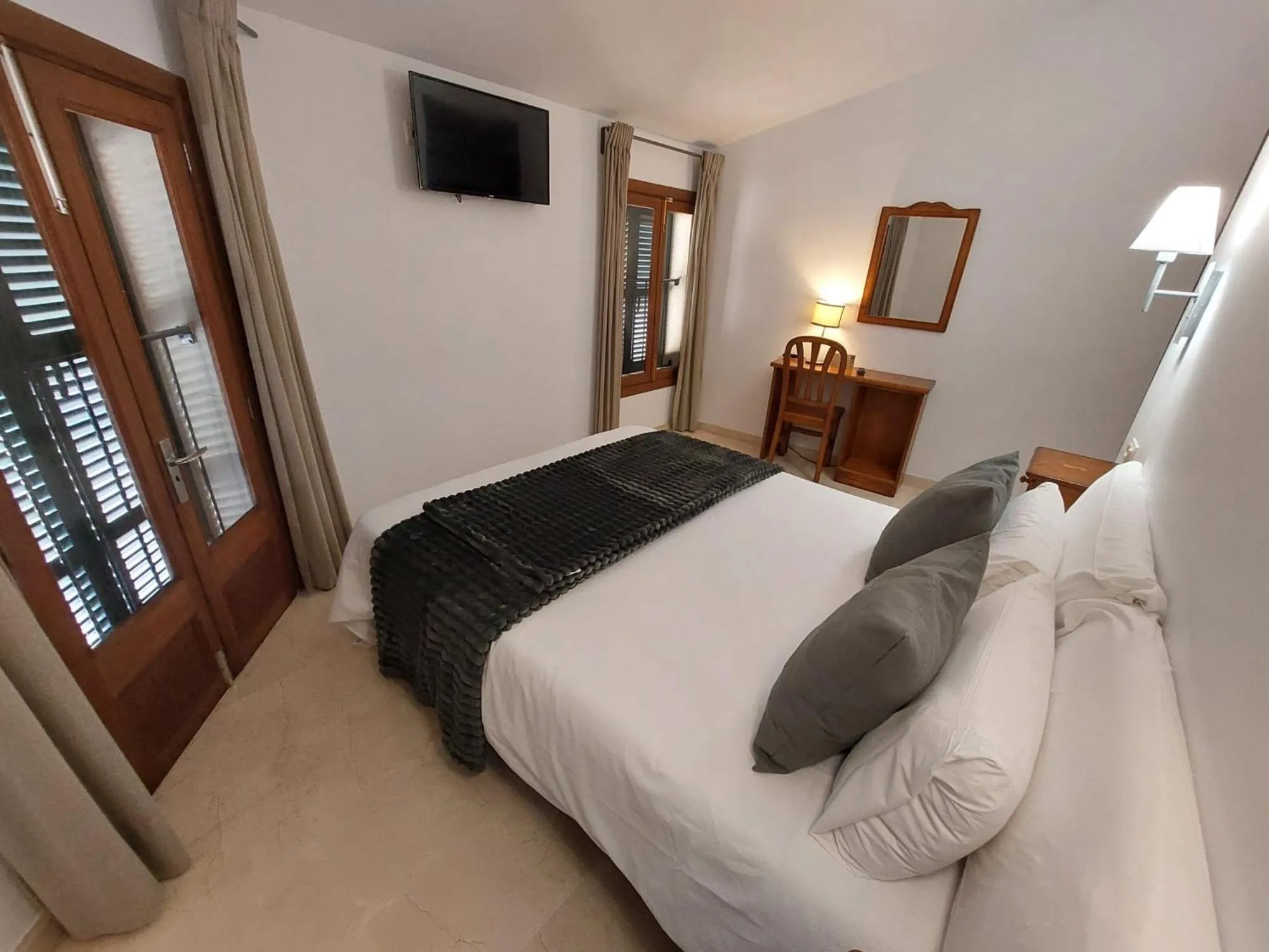 Photo of the whole room, Bed in My Rooms Manacor Centre by My Rooms Hotels