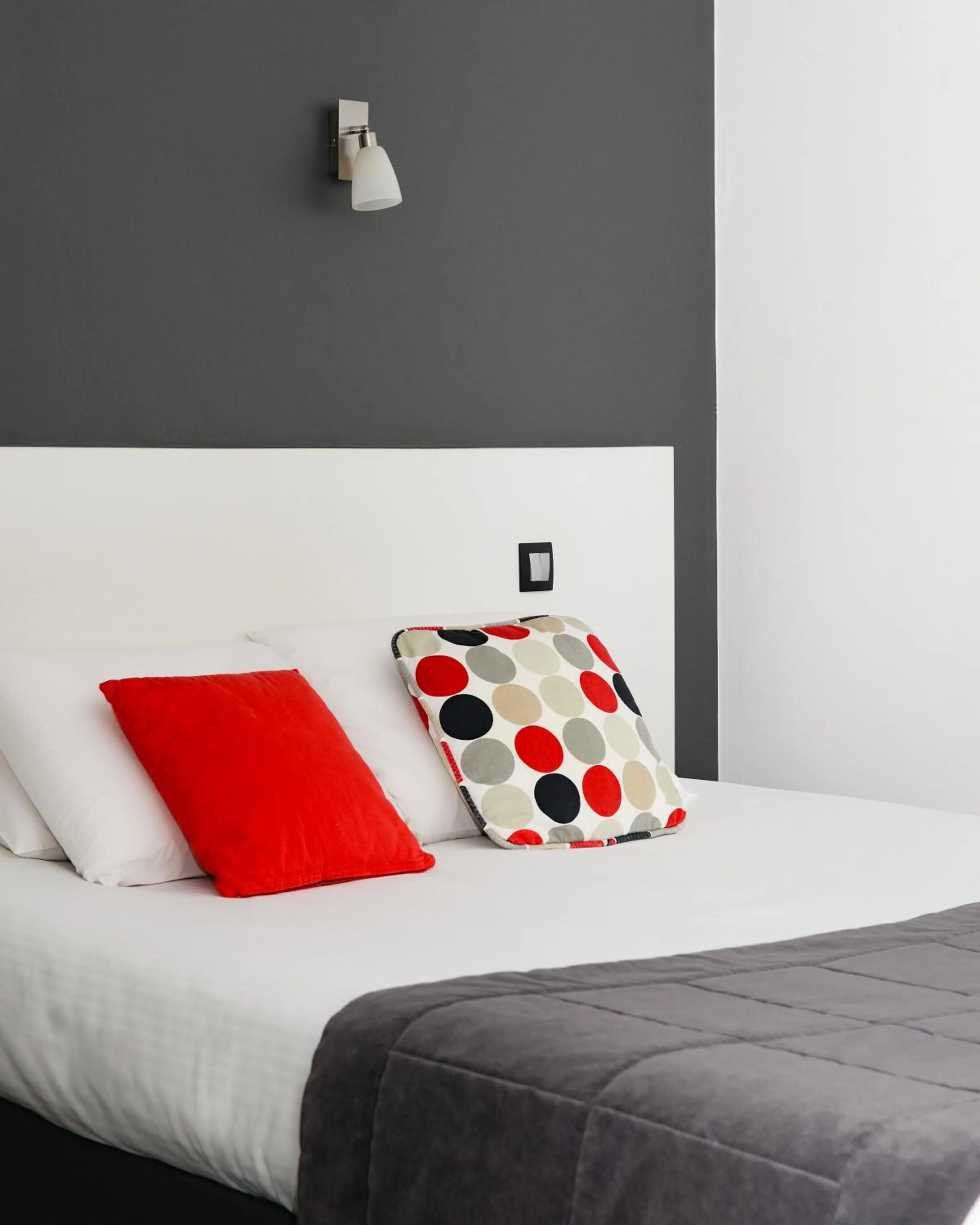 Bedroom, Bed in Kyriad Prestige Les Sables d'Olonne - Plage - Centre des Congrès