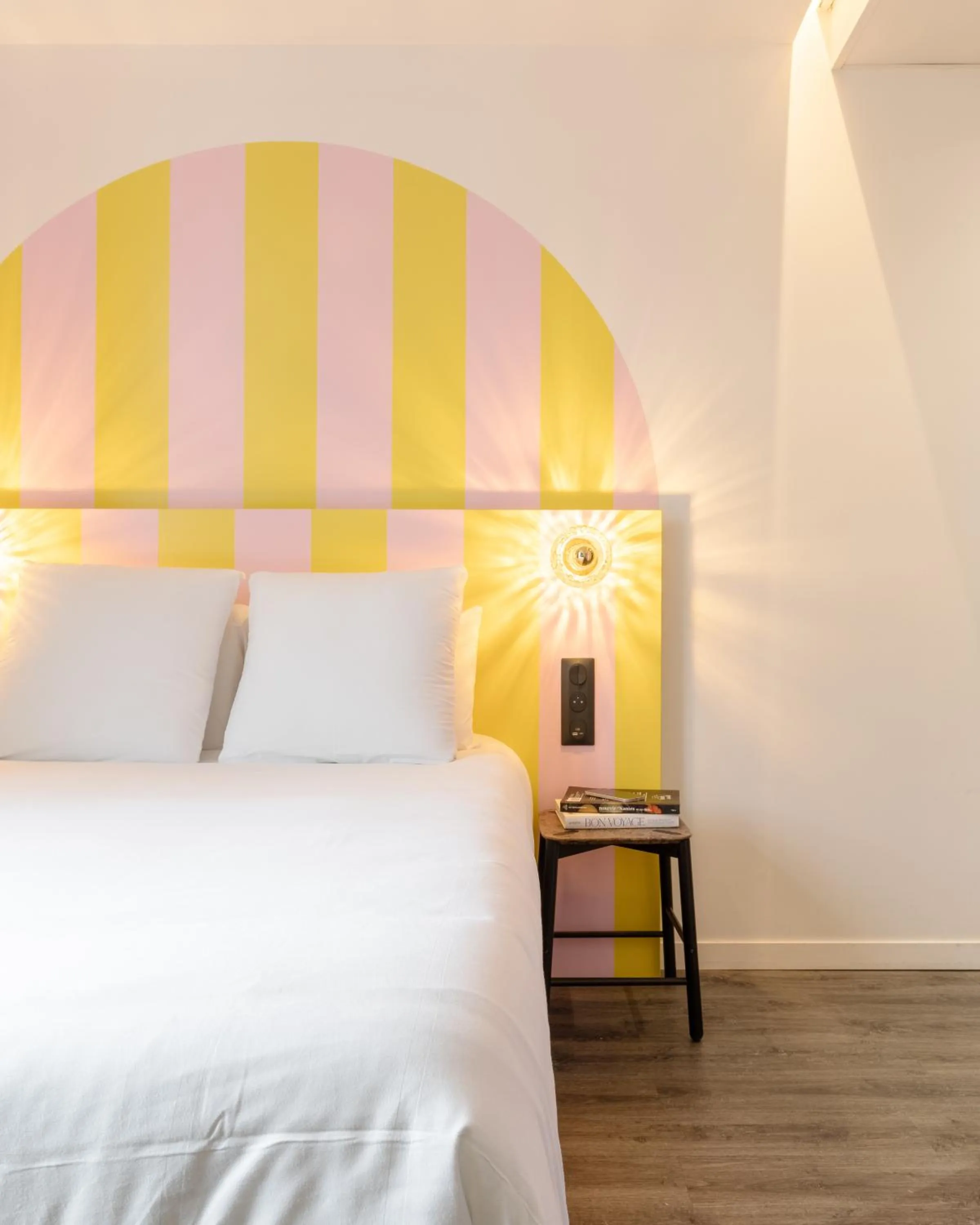 Bed in DEMAIN Hôtel