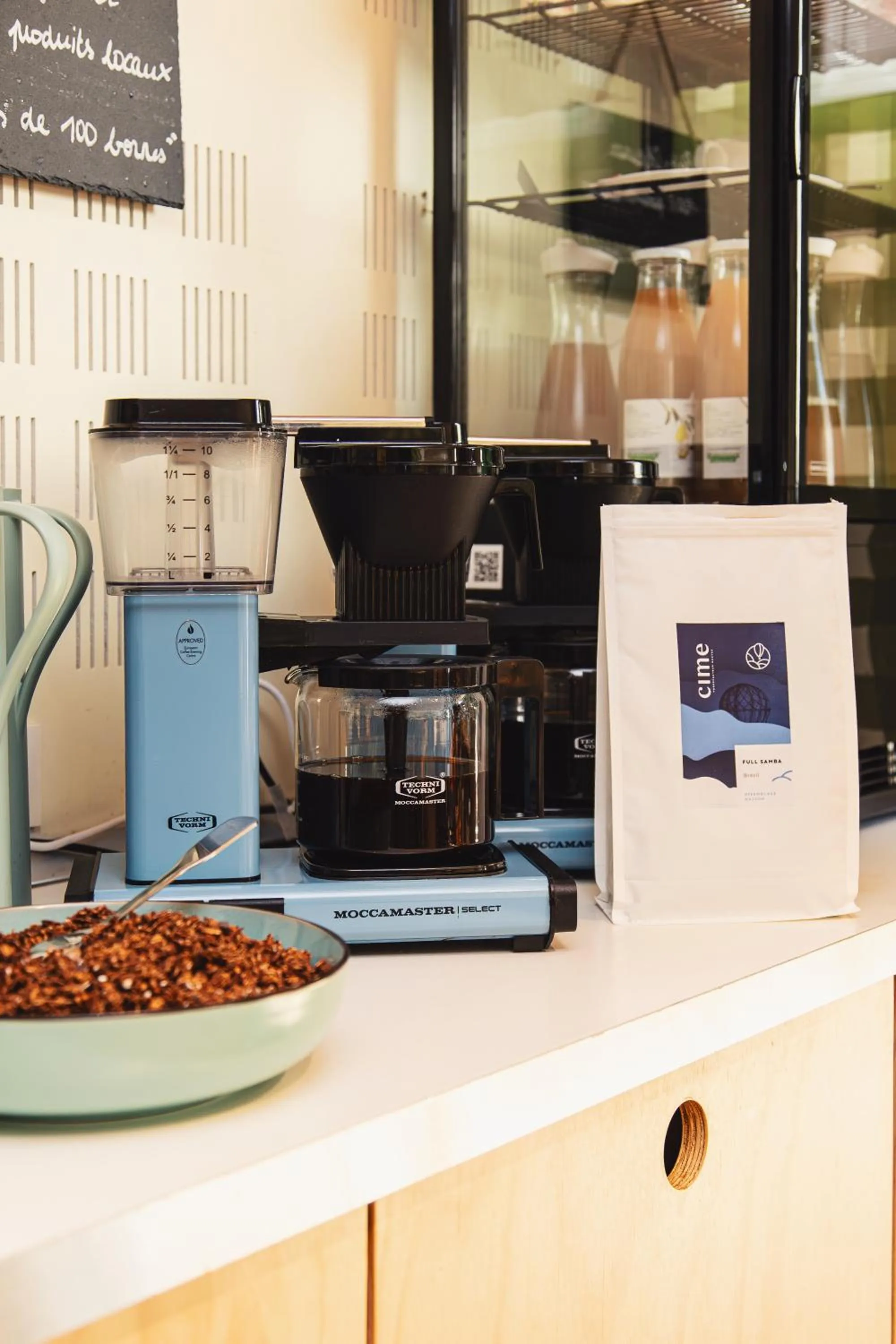 Buffet breakfast in DEMAIN Hôtel