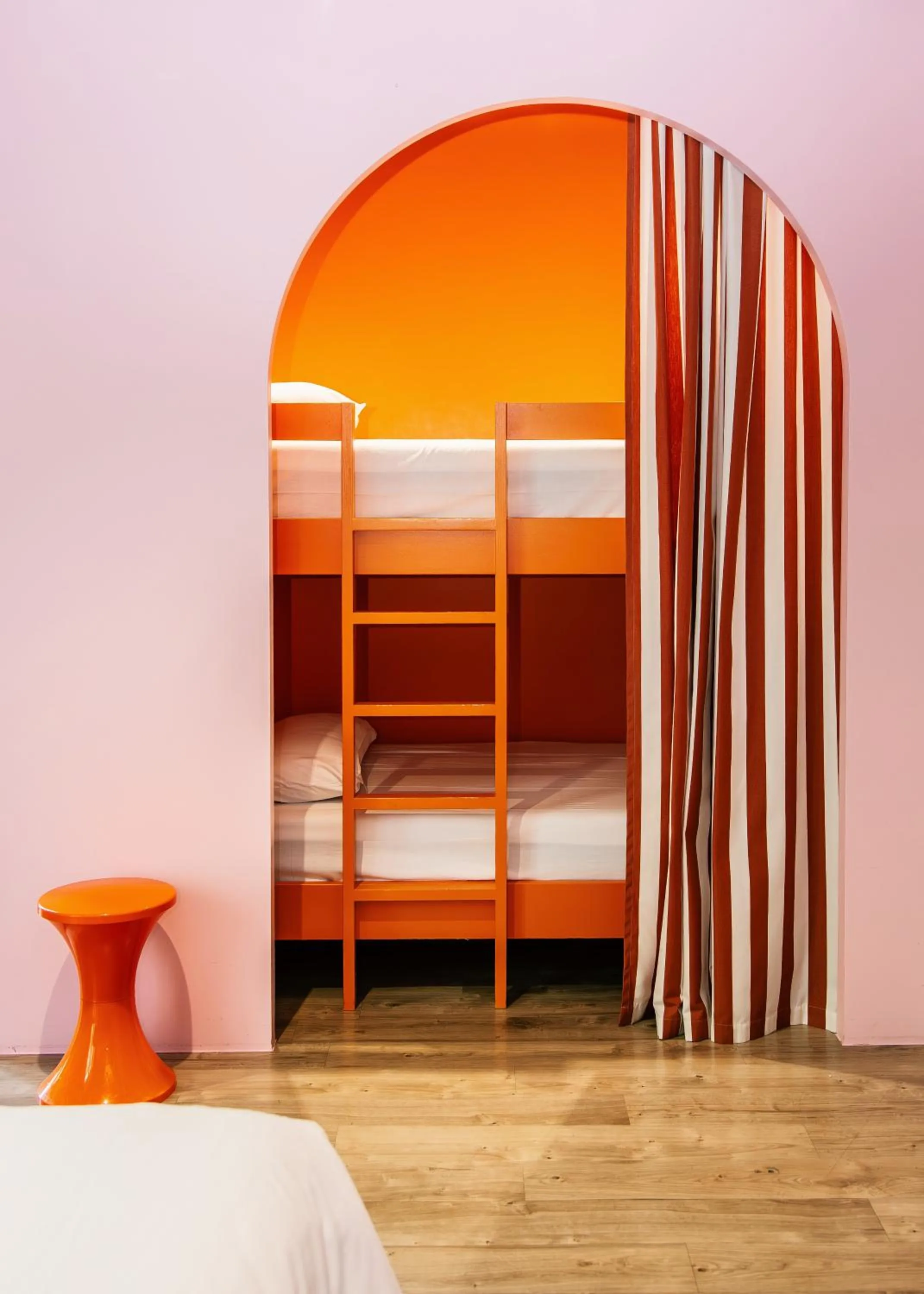 Bed in DEMAIN Hôtel