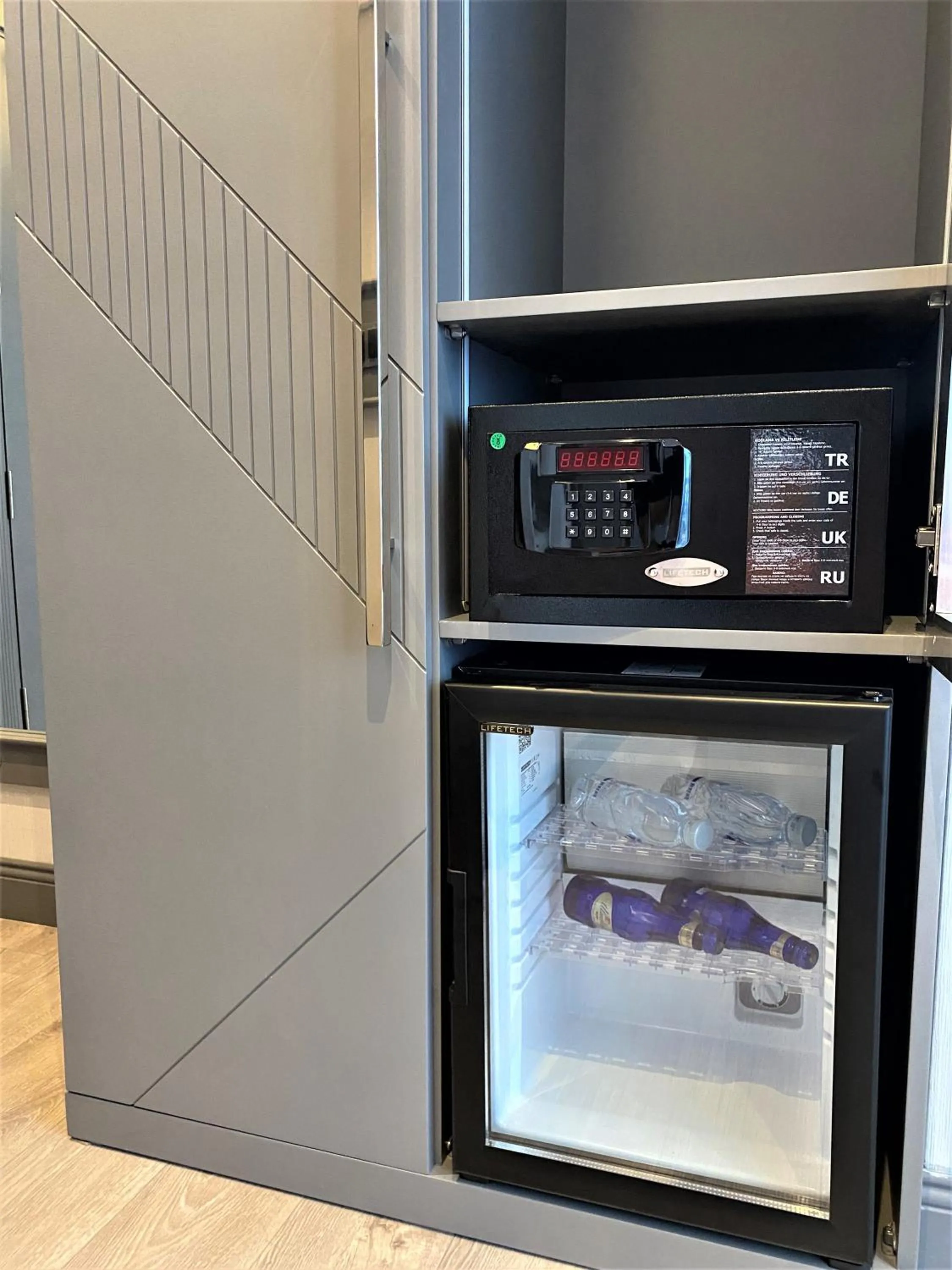 oven in Atar Airport Hotel - Spa & Wellness