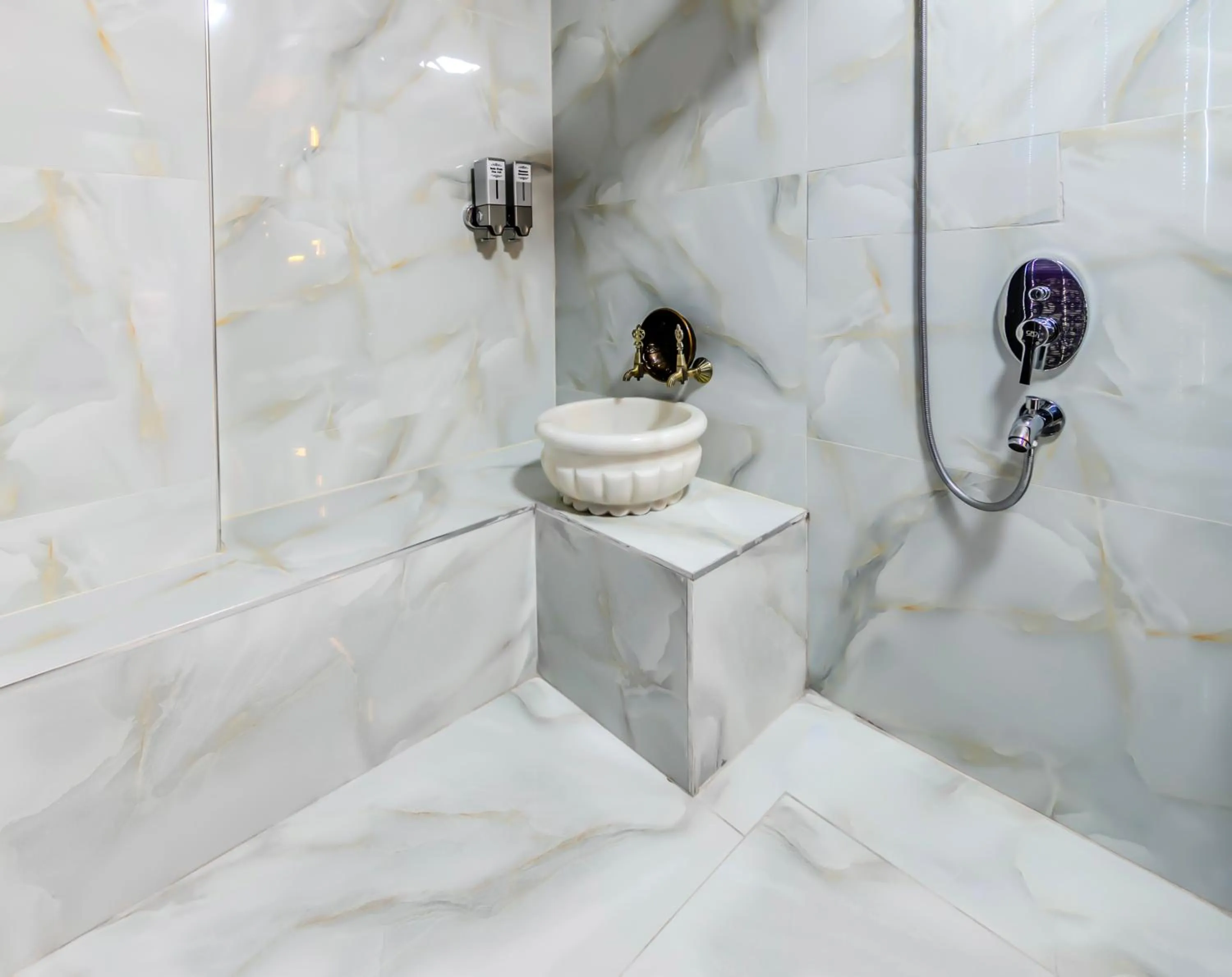 Bathroom in Atar Airport Hotel - Spa & Wellness