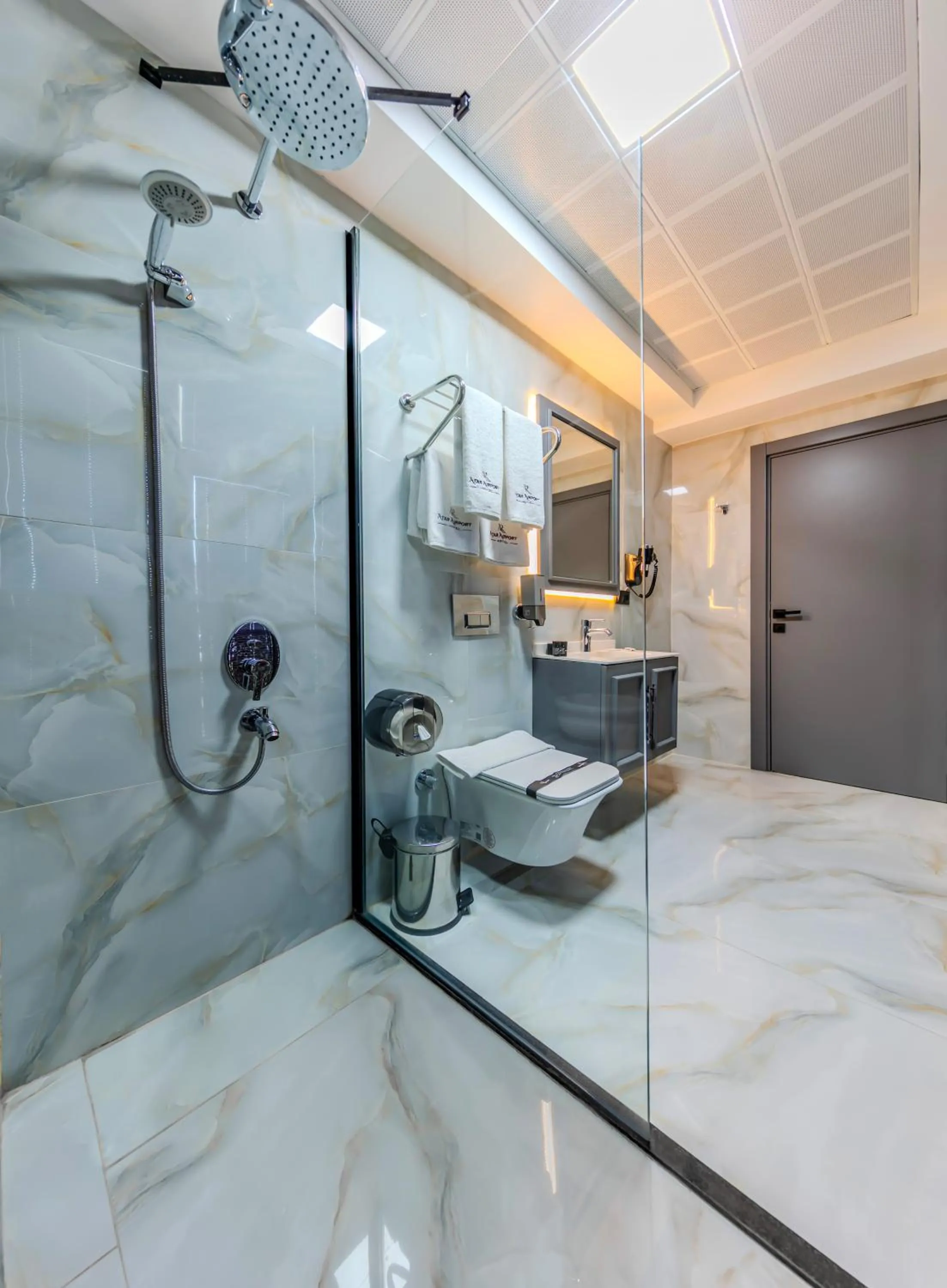 Bathroom in Atar Airport Hotel - Spa & Wellness