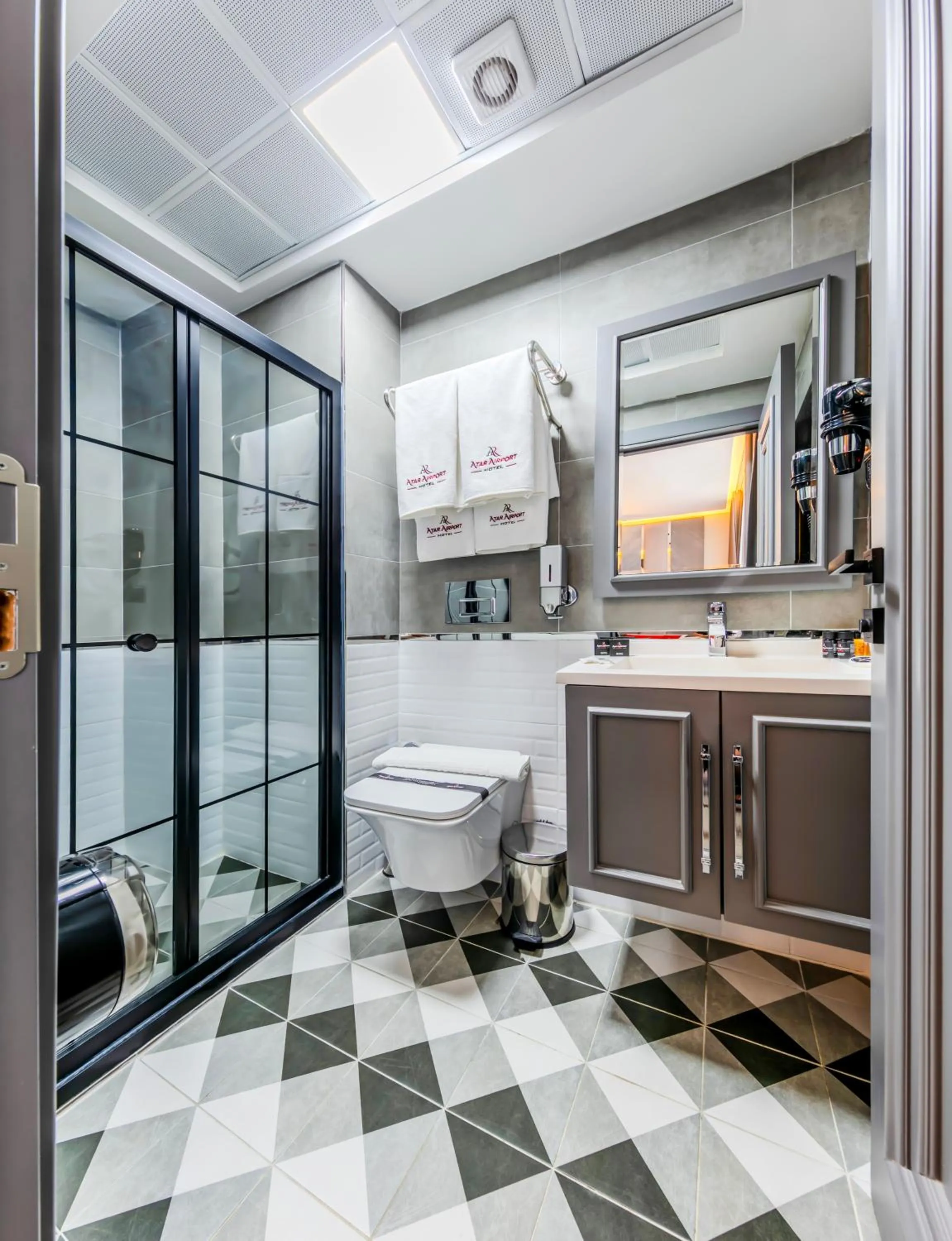 Bathroom in Atar Airport Hotel - Spa & Wellness