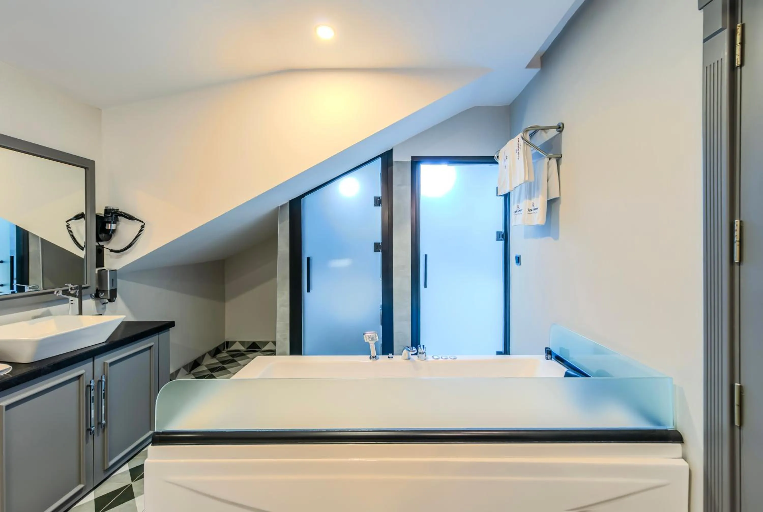 Photo of the whole room in Atar Airport Hotel - Spa & Wellness