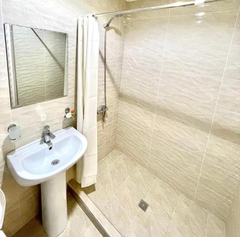 Shower in ZARINA SAMARKAND