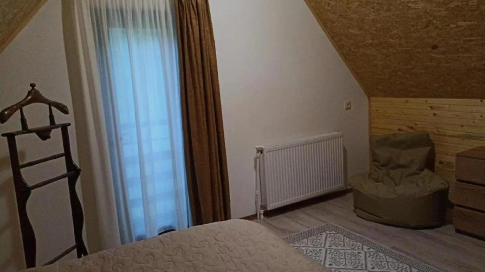 Bedroom, Bed in Mountain flower cottage