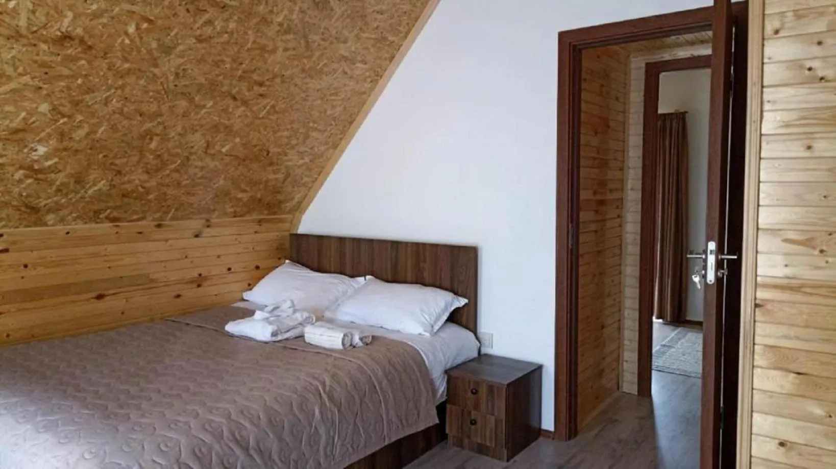 Bedroom, Bed in Mountain flower cottage