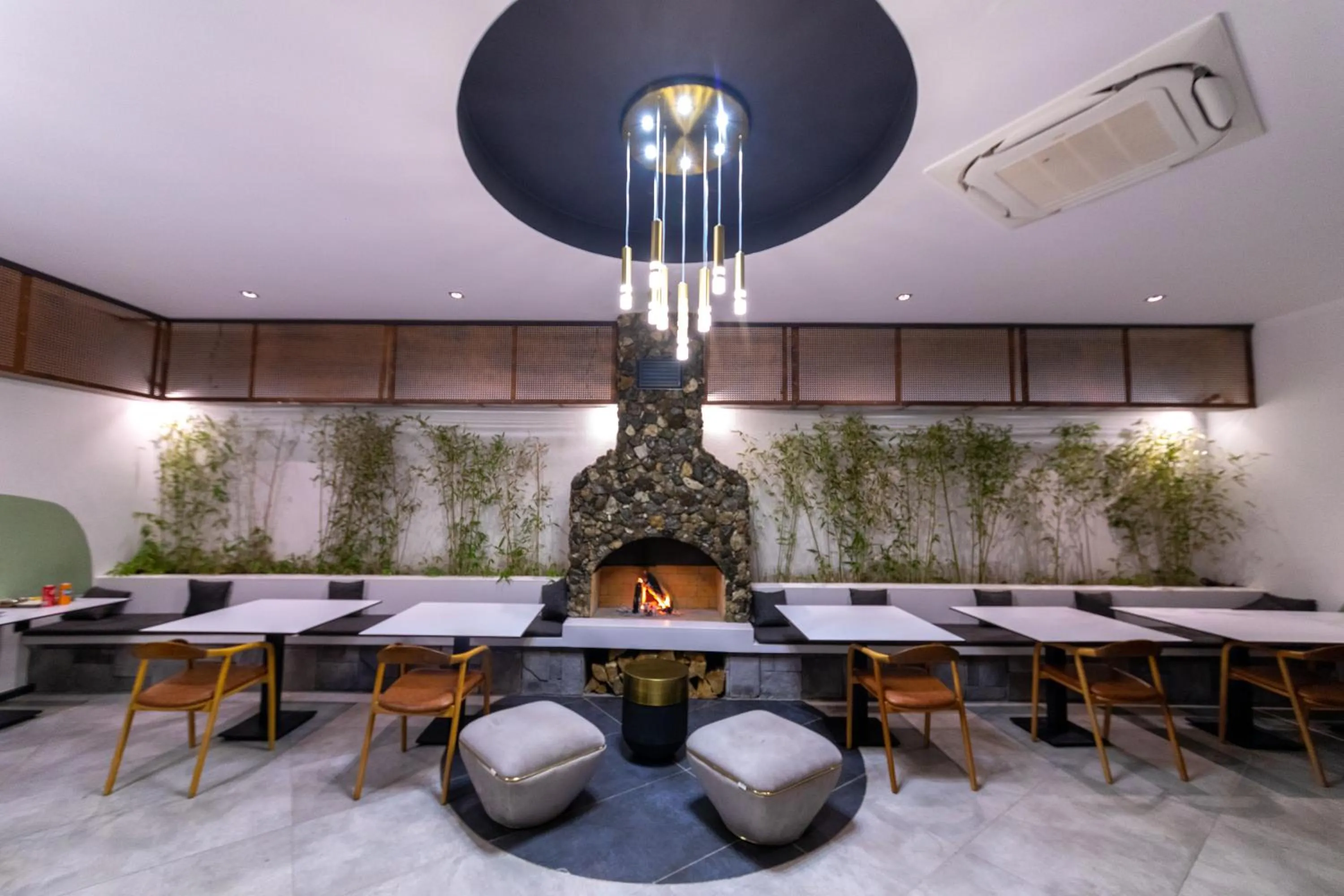 Restaurant/places to eat in Ramitos Boutique Hotel