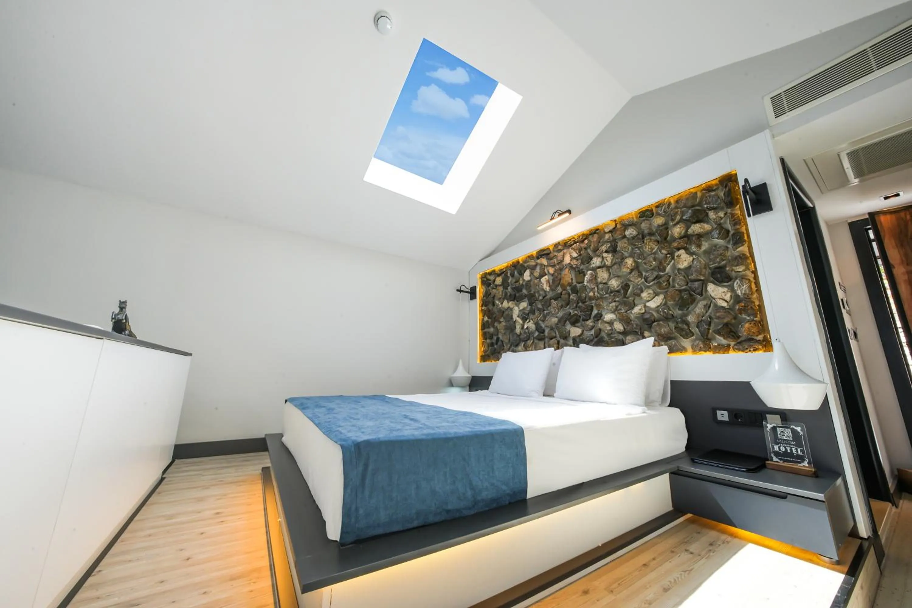 Photo of the whole room, Bed in Ramitos Boutique Hotel