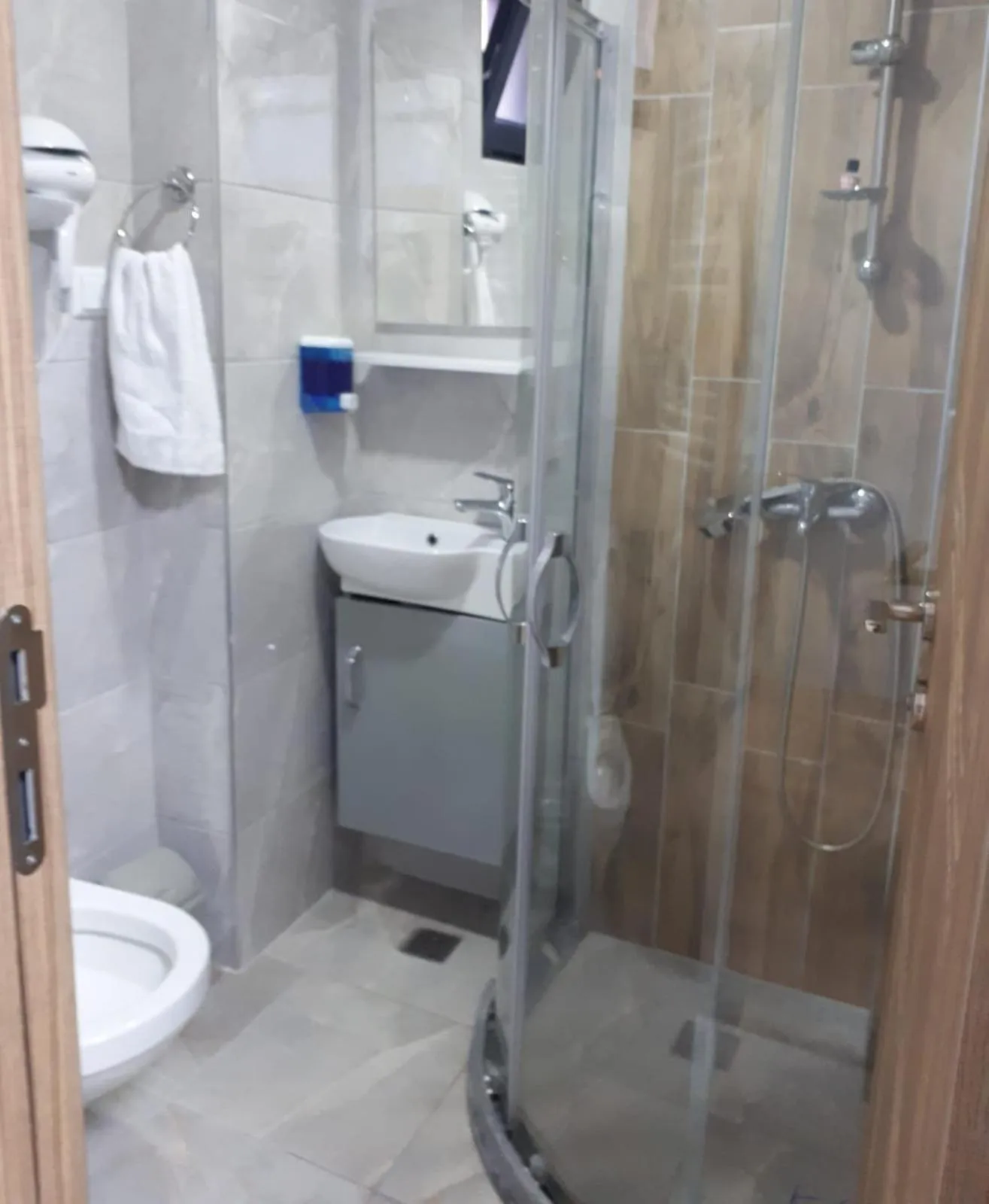 Bathroom in esas pansiyon