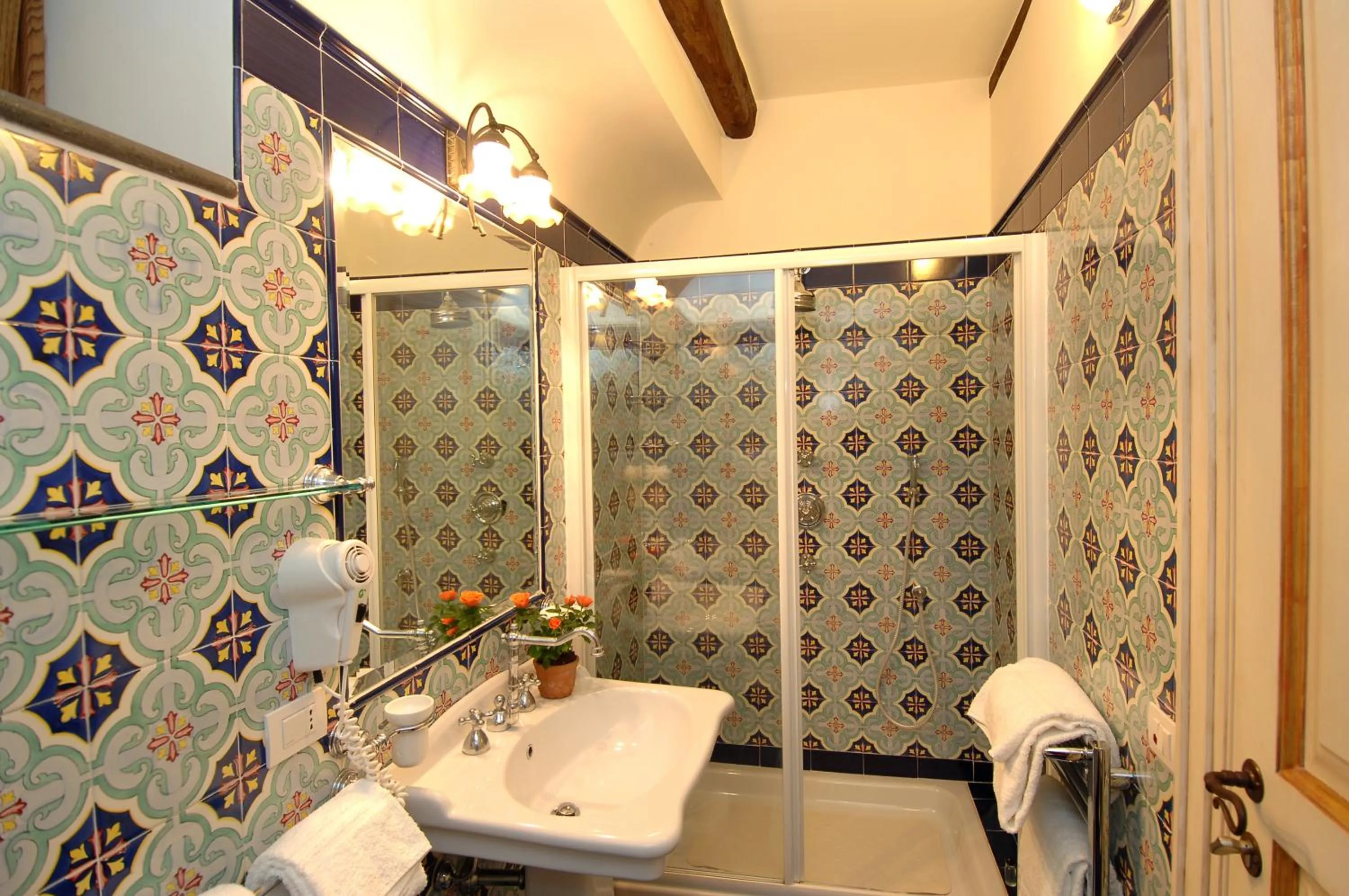Bathroom in Villa Alba d'Oro - Historic luxury villa