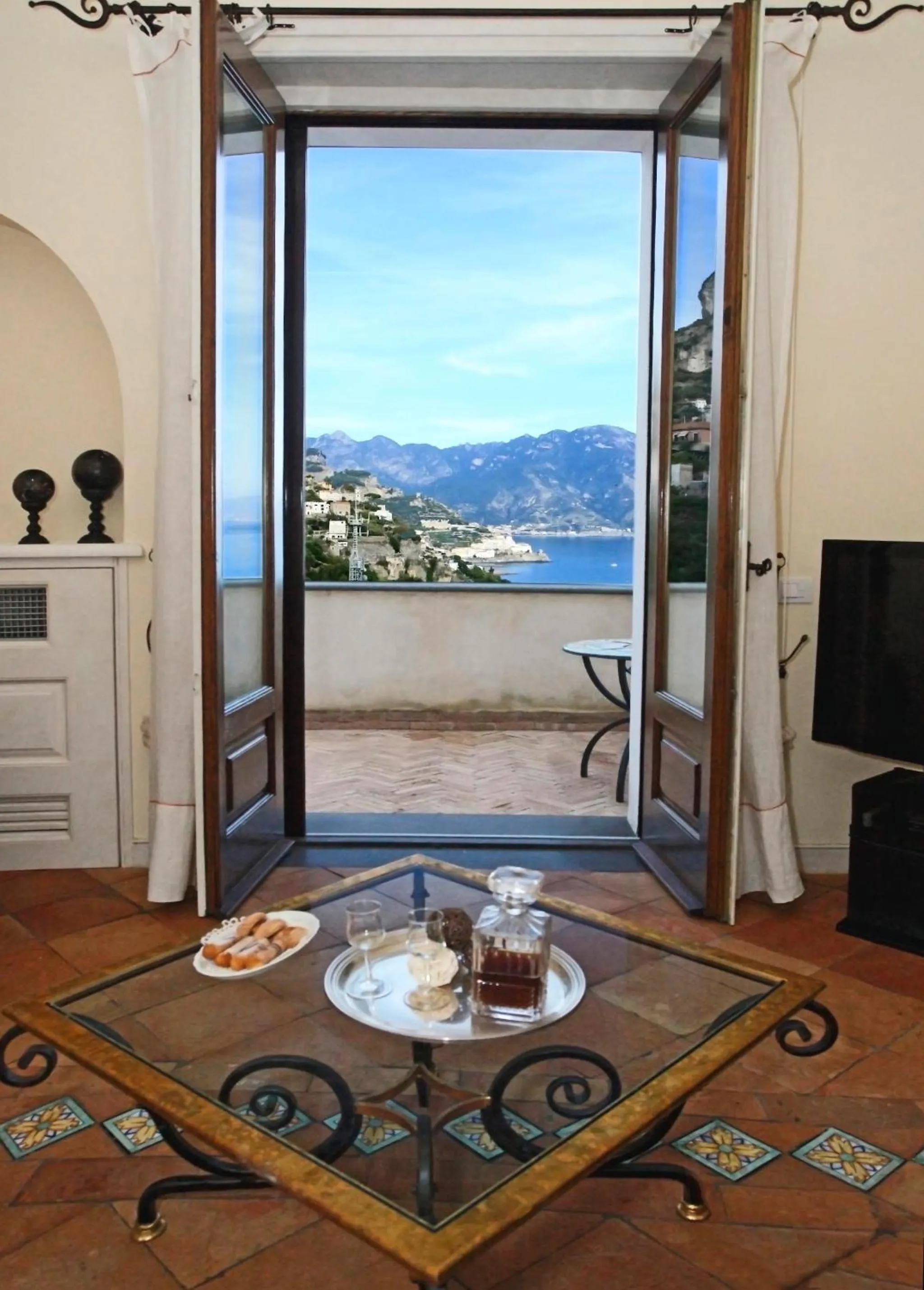 Living room in Villa Alba d'Oro - Historic luxury villa
