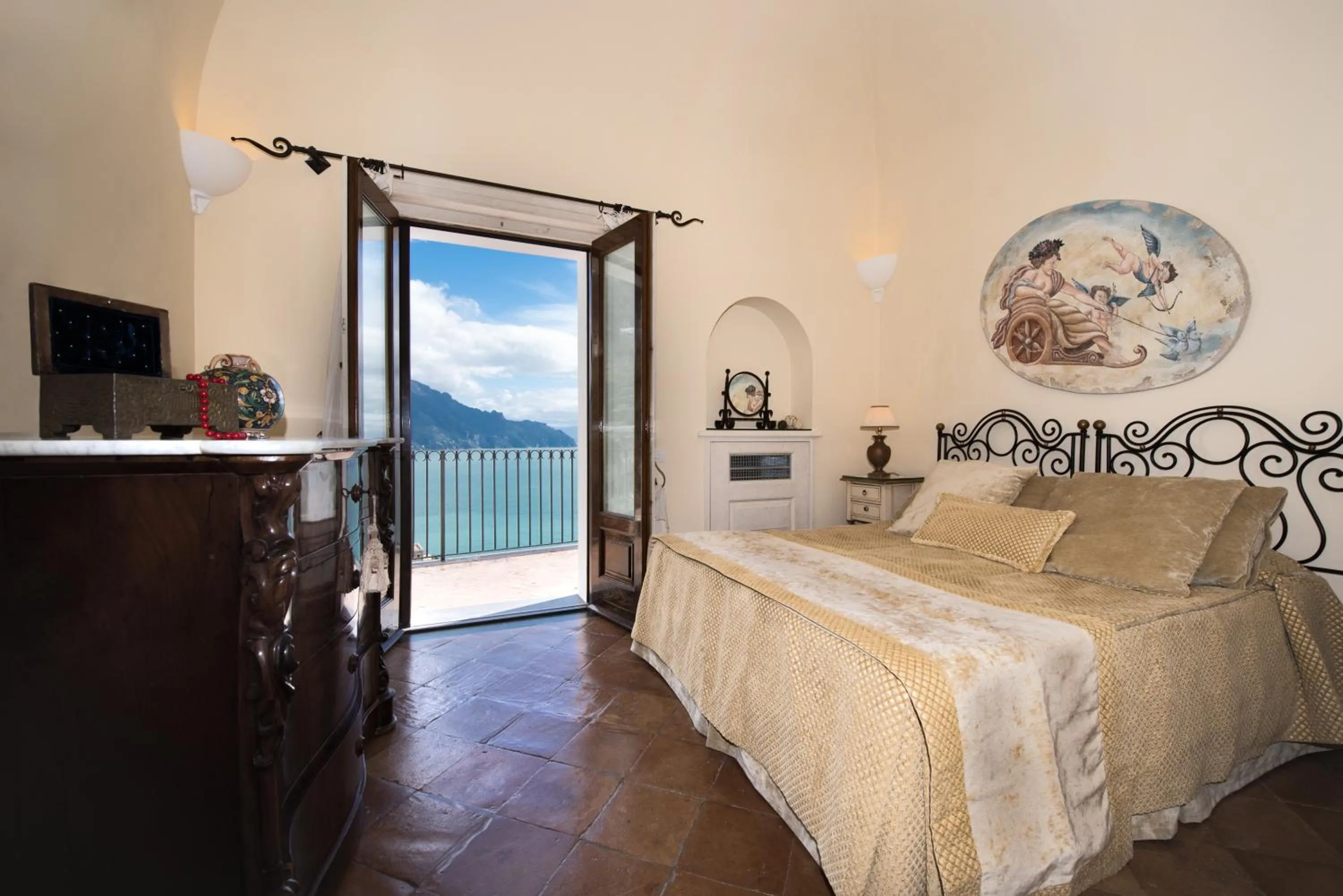 Balcony/Terrace, Bed in Villa Alba d'Oro - Historic luxury villa