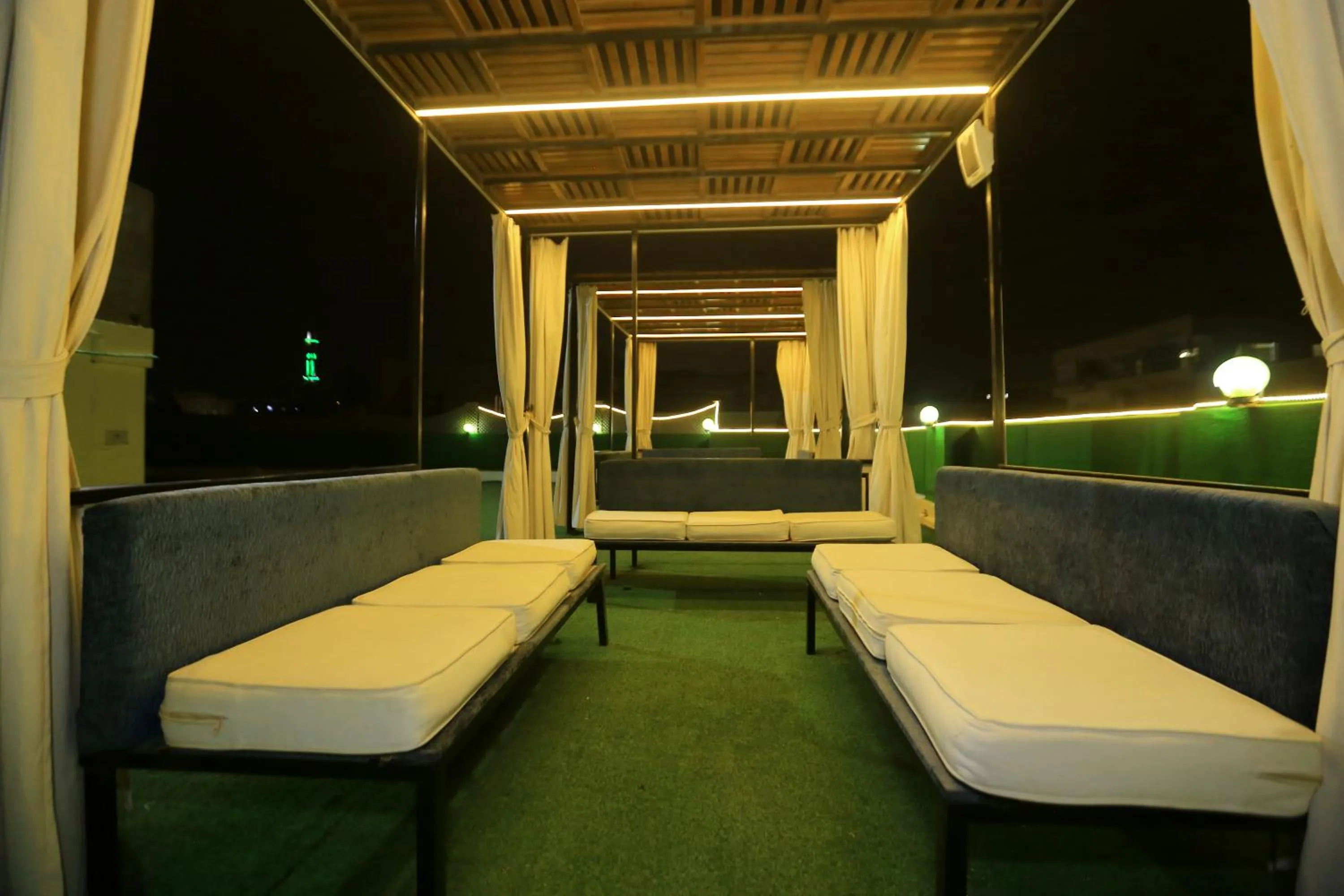 Seating area in fabulous view pyramids inn hotel