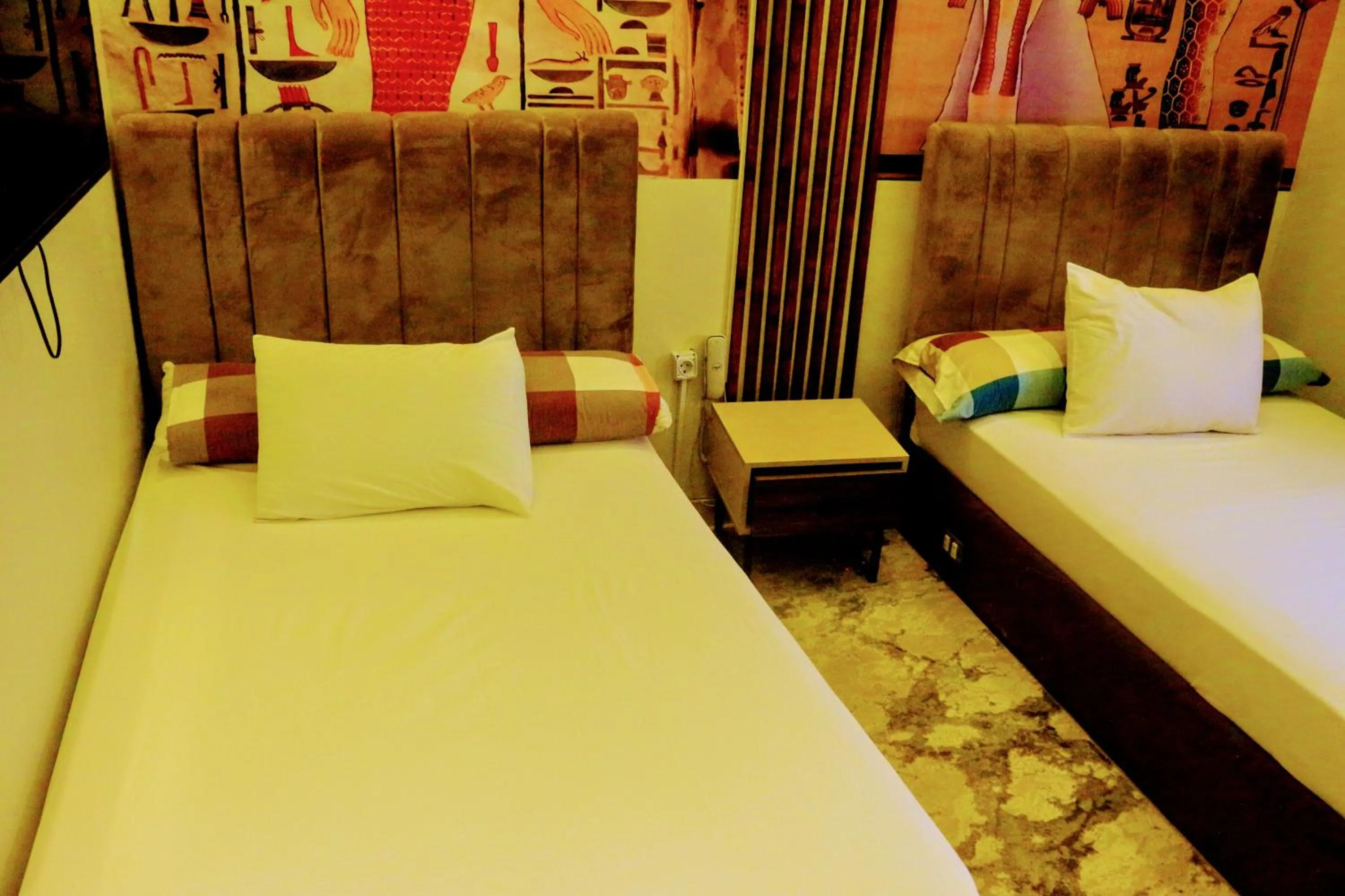 Bed in fabulous view pyramids inn hotel