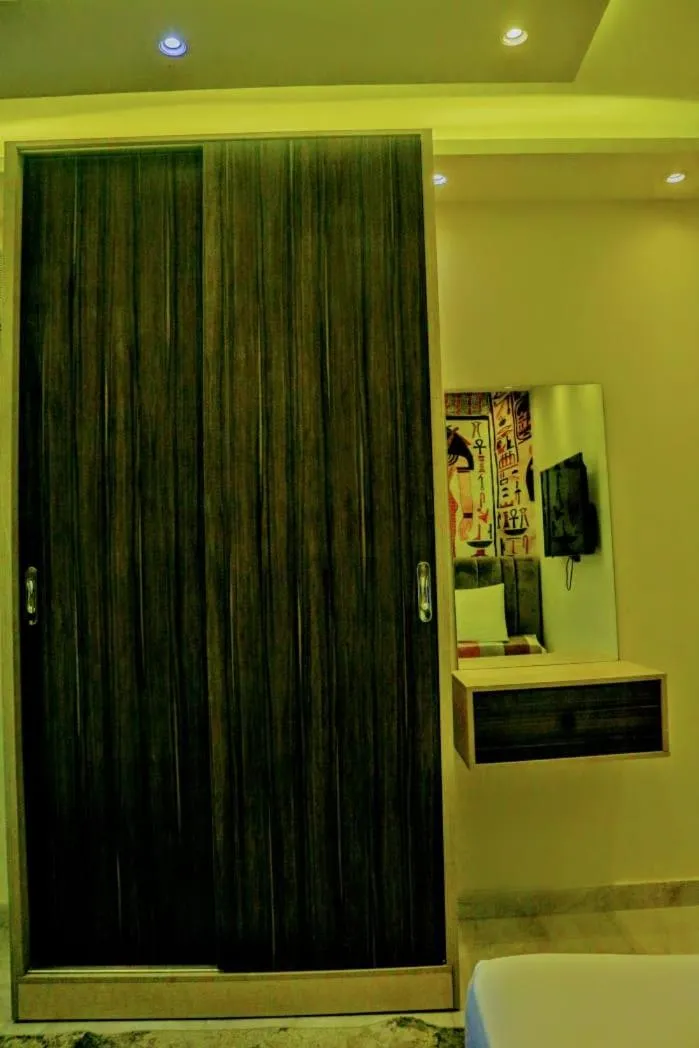 fabulous view pyramids inn hotel