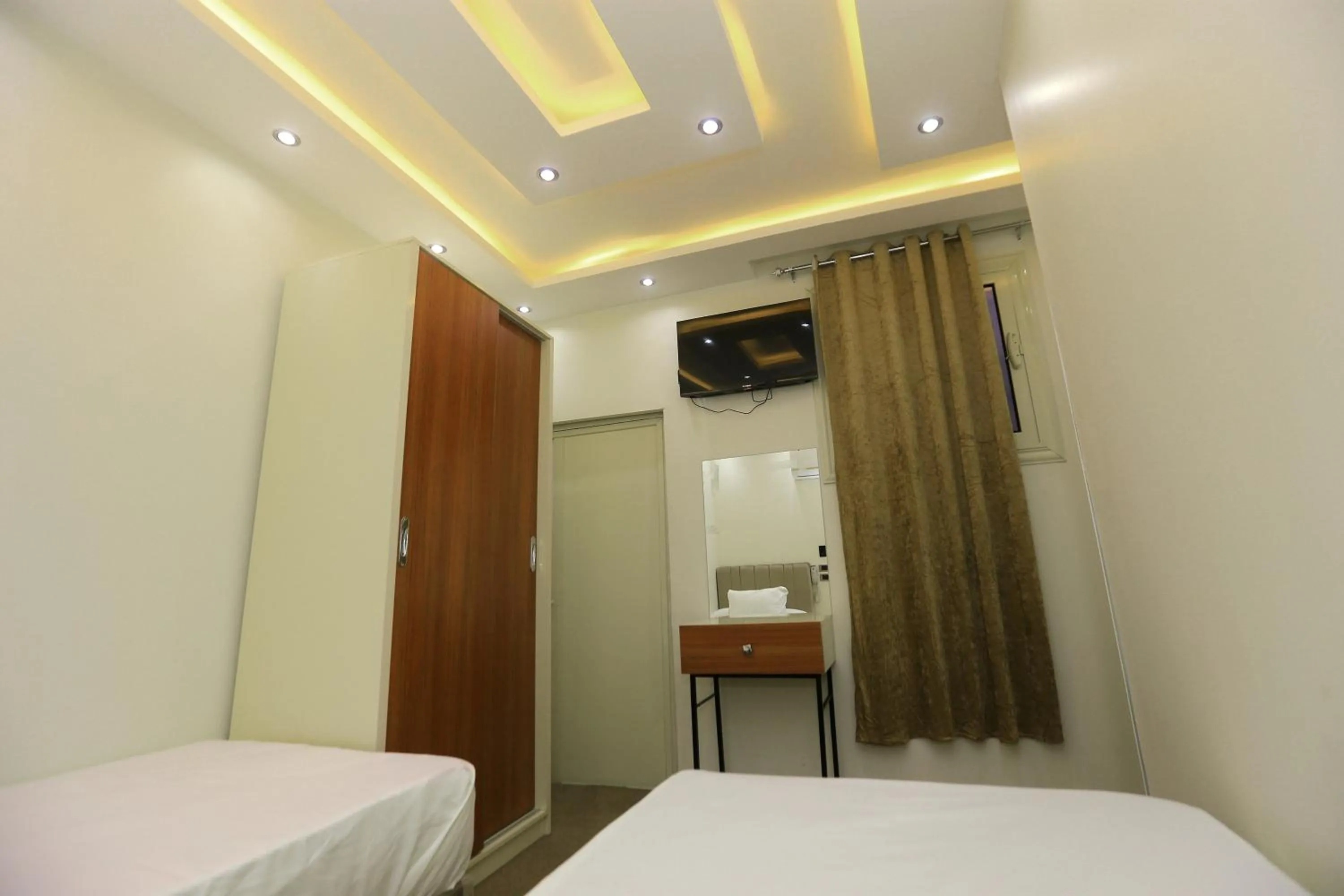 Bed in fabulous view pyramids inn hotel