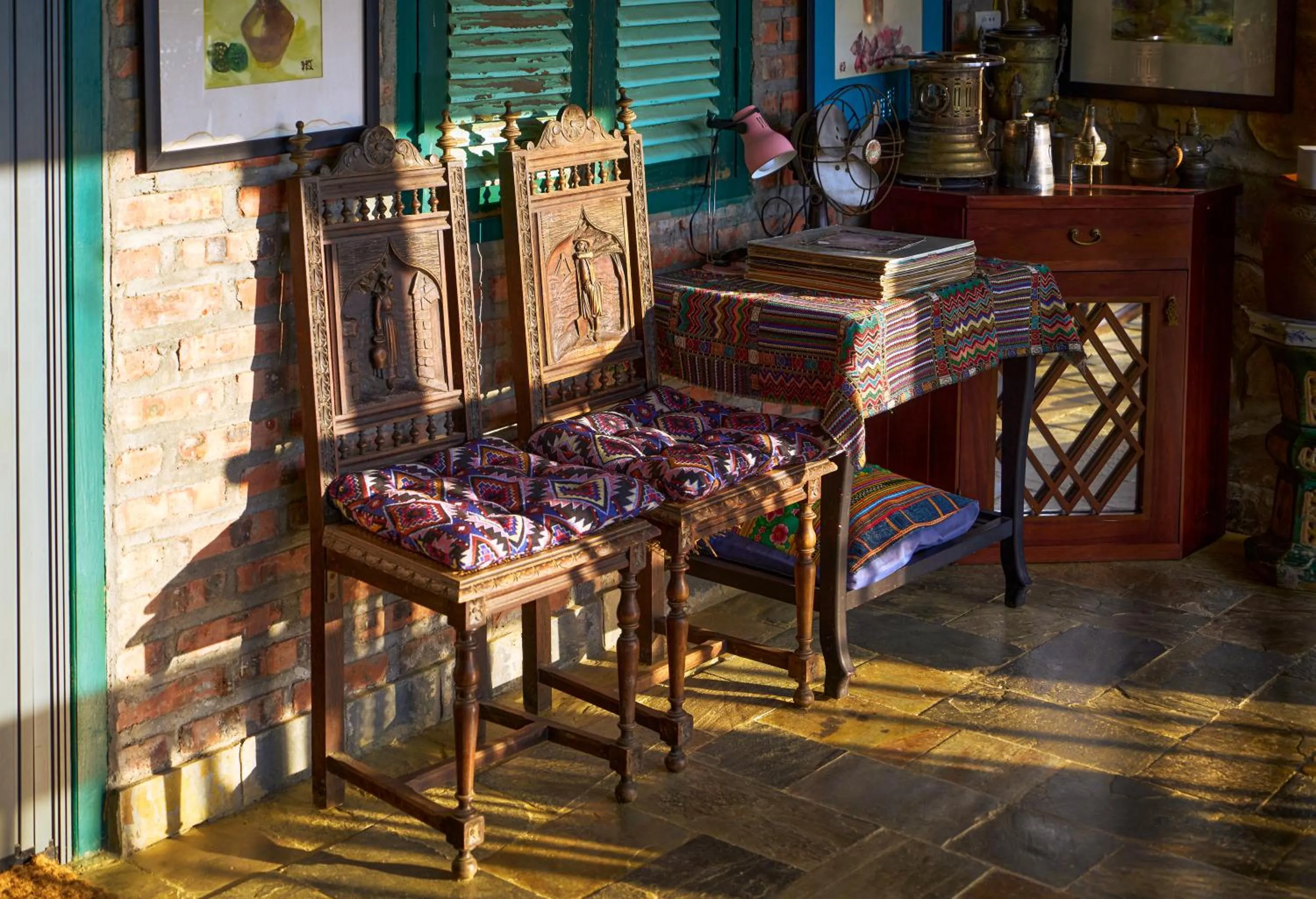 Library in Ta Phin Cottage