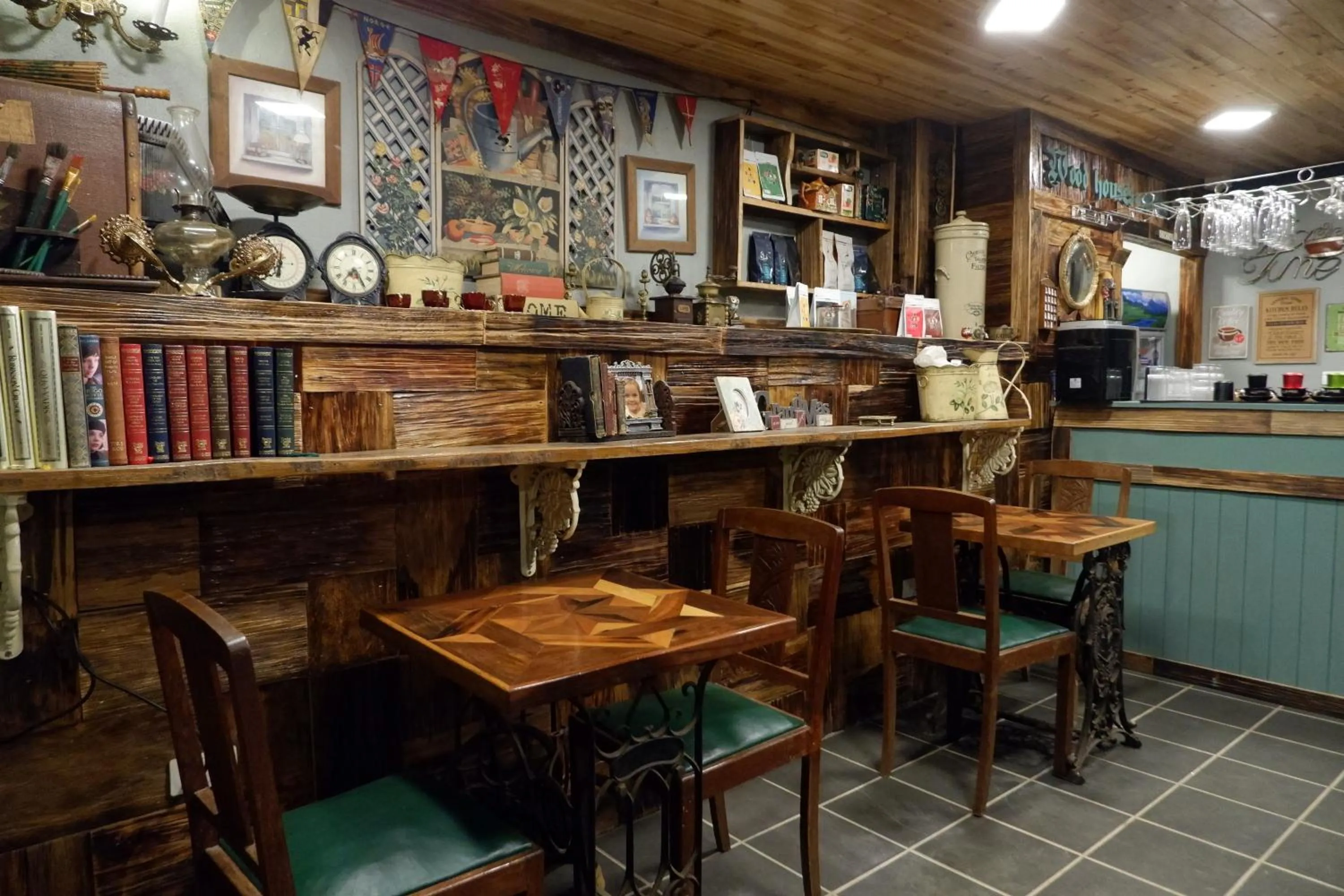 Food and drinks in Ta Phin Cottage