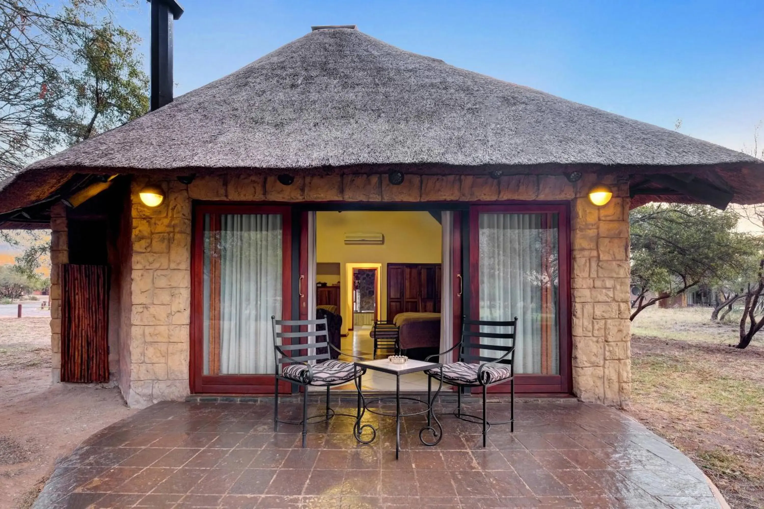 Junior Suite – King Size Bed - single occupancy in Zebula Golf Estate and Spa - Zebula Golfers Lodge Junior Suite – King Size Bed - single occupancy in Zebula Golf Estate and Spa - Zebula Golfers Lodge