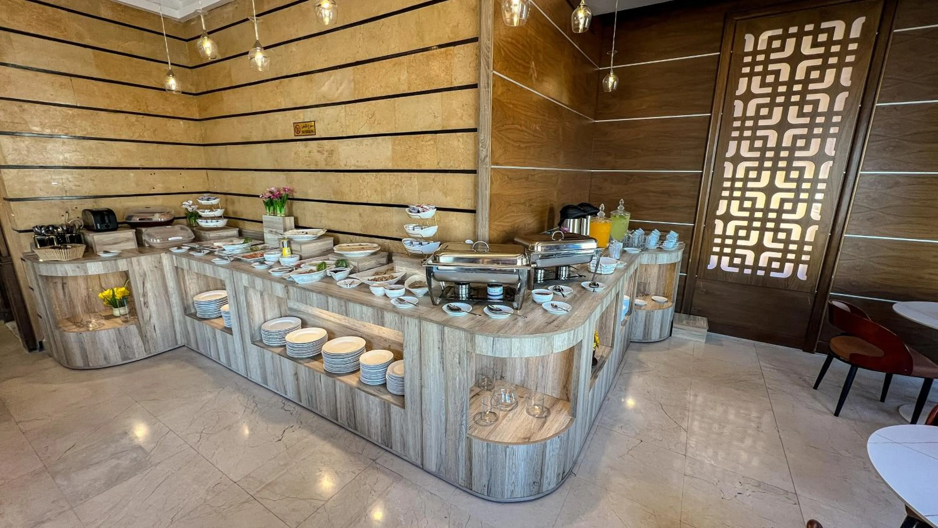 Restaurant/places to eat in Yafko Hotel