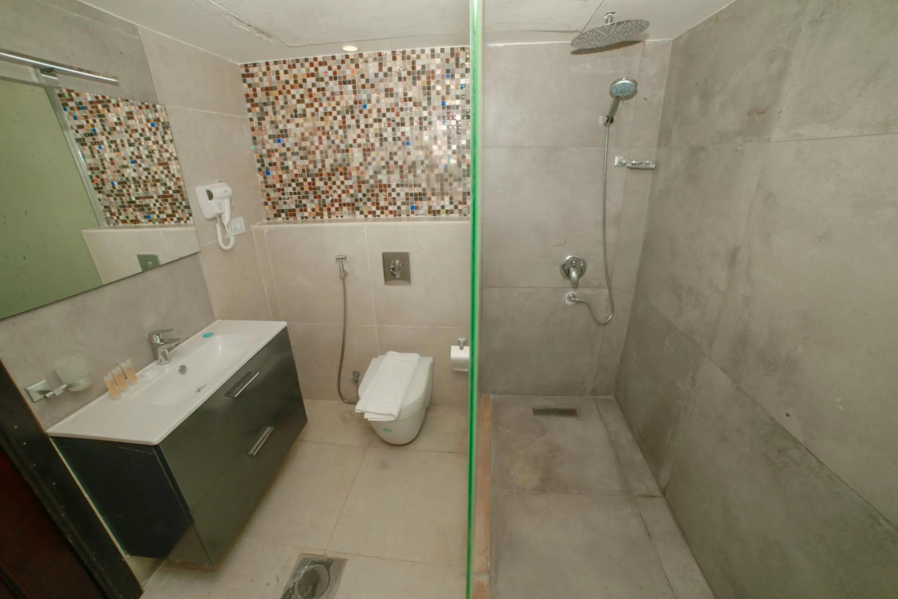 Shower in Yafko Hotel
