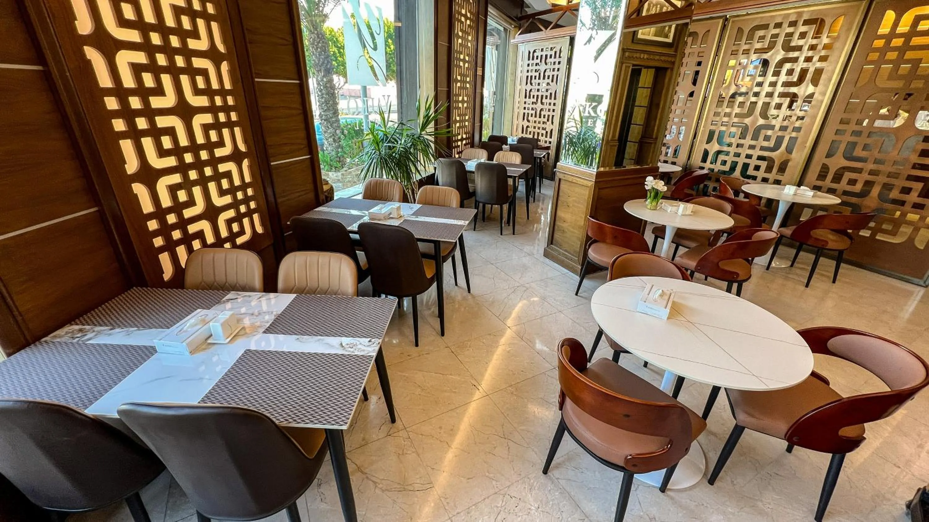 Restaurant/places to eat in Yafko Hotel