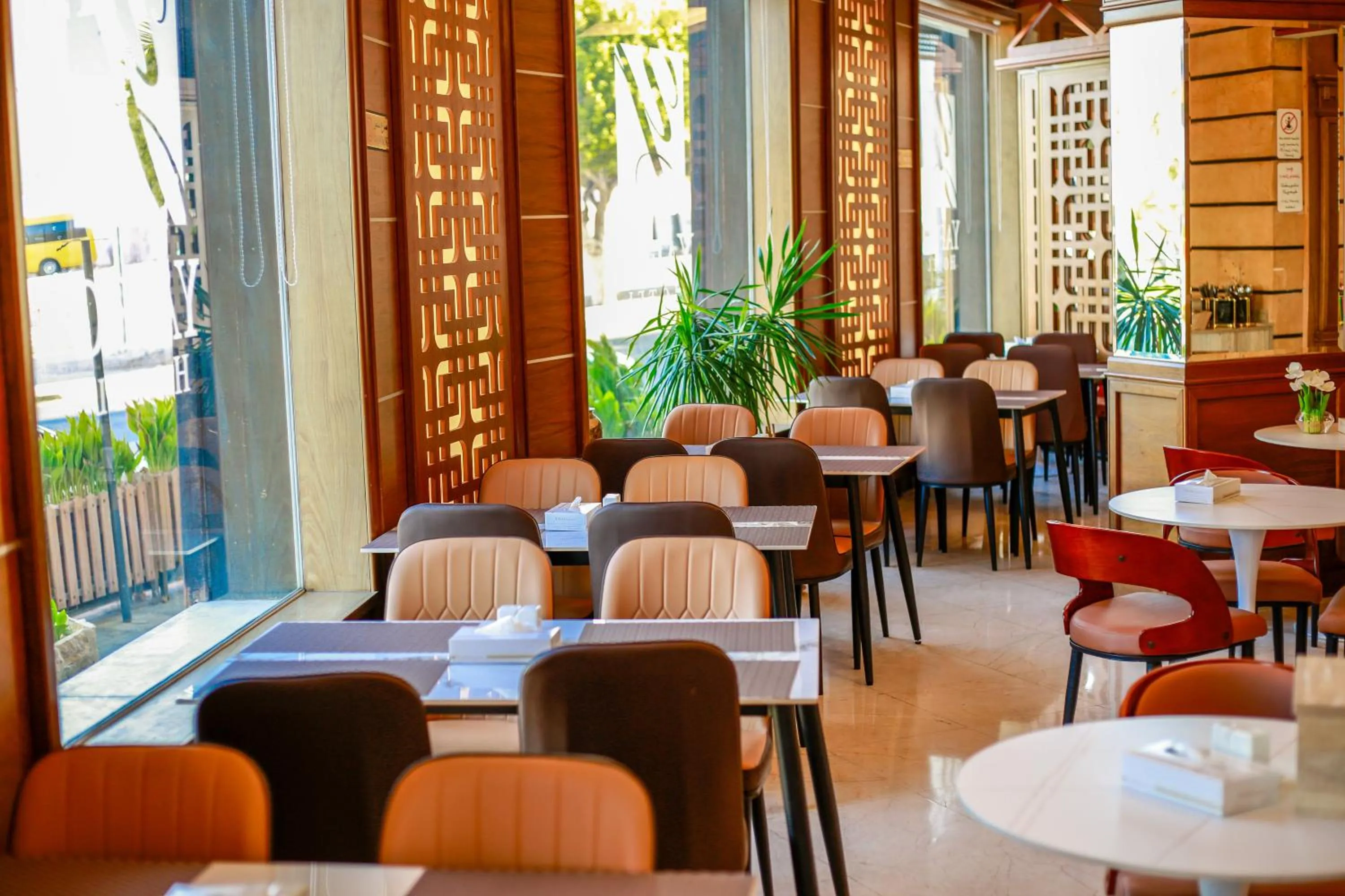 Restaurant/places to eat in Yafko Hotel