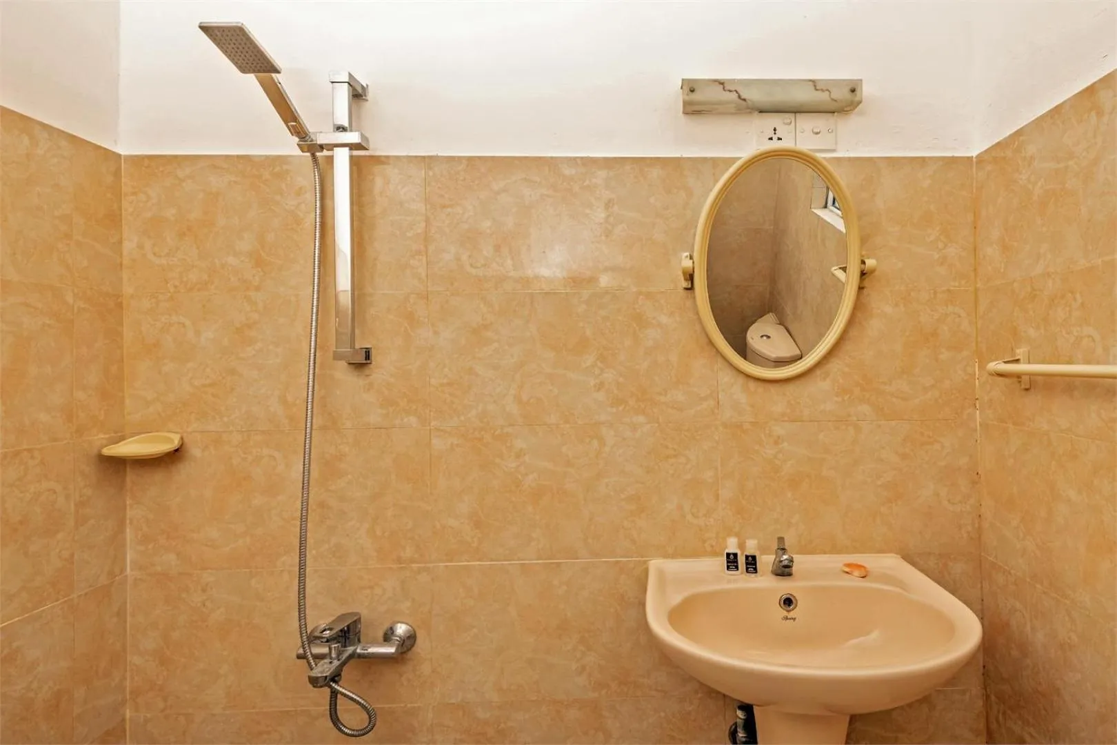 Shower in Beverly Hills Hotel