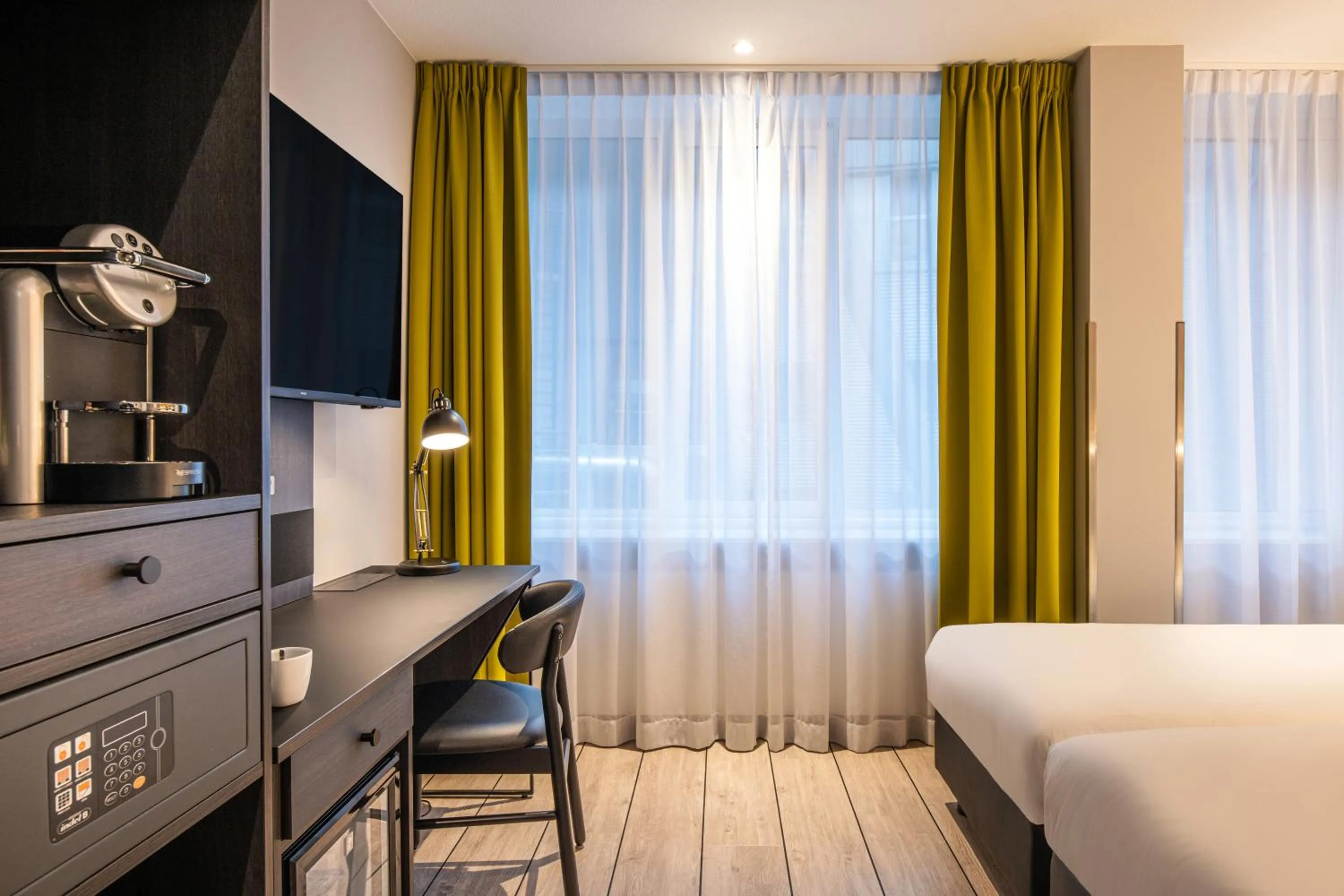 Bedroom, Bed in Thon Hotel Rotterdam City Centre