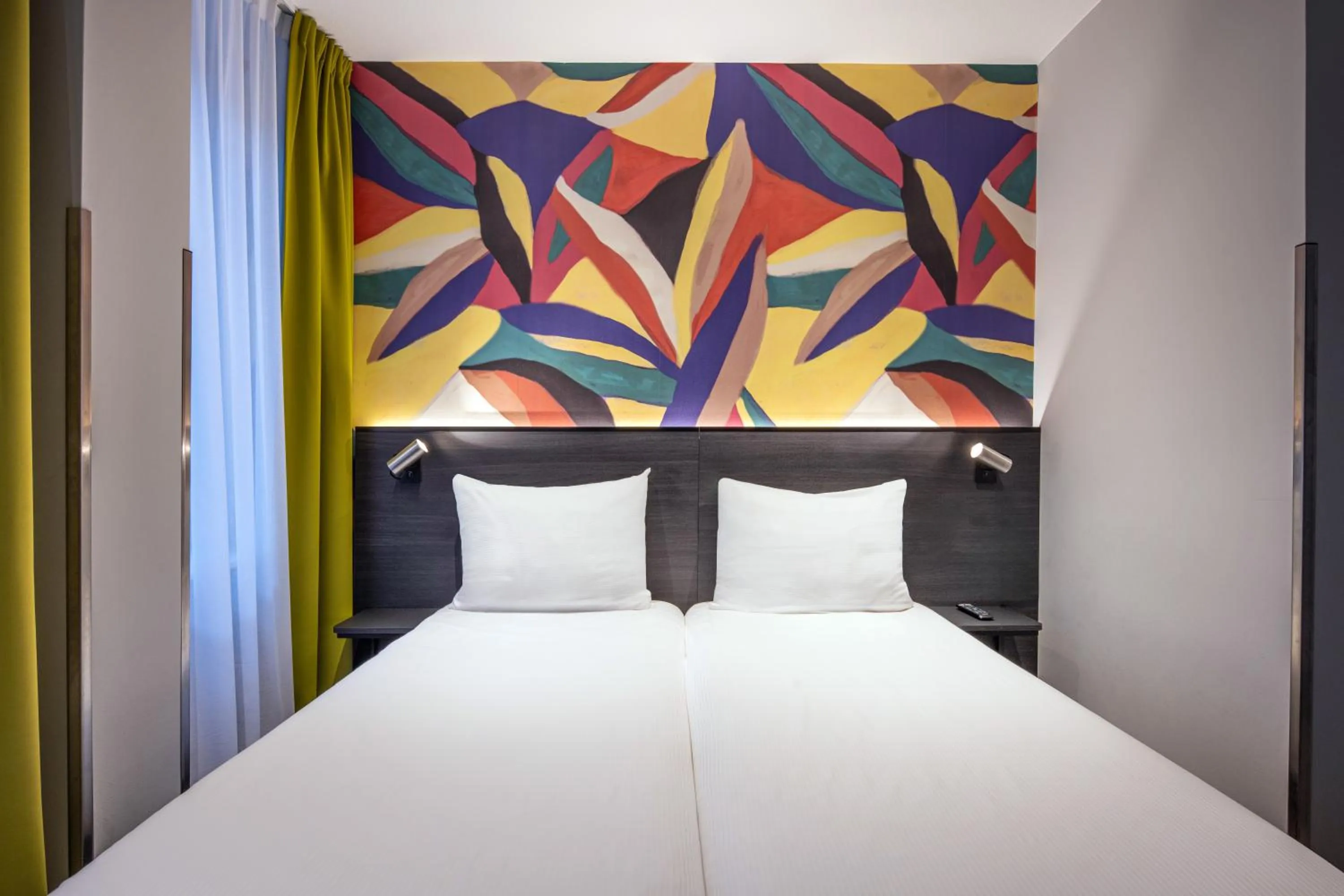 Bedroom, Bed in Thon Hotel Rotterdam City Centre