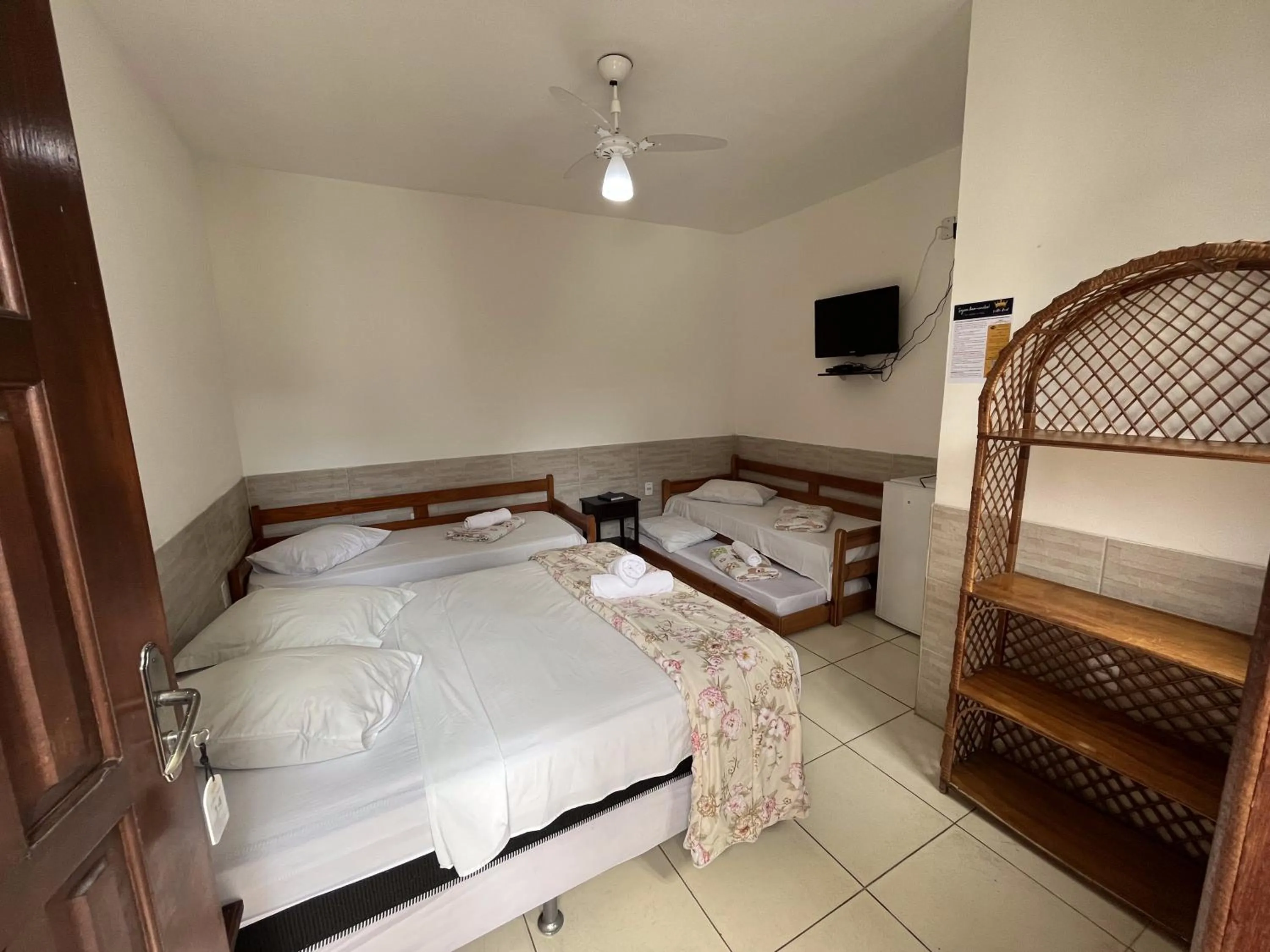 Communal lounge/ TV room, Bed in Pousada Villa Real Paraty - Localização e café da manhã EXCELENTES"