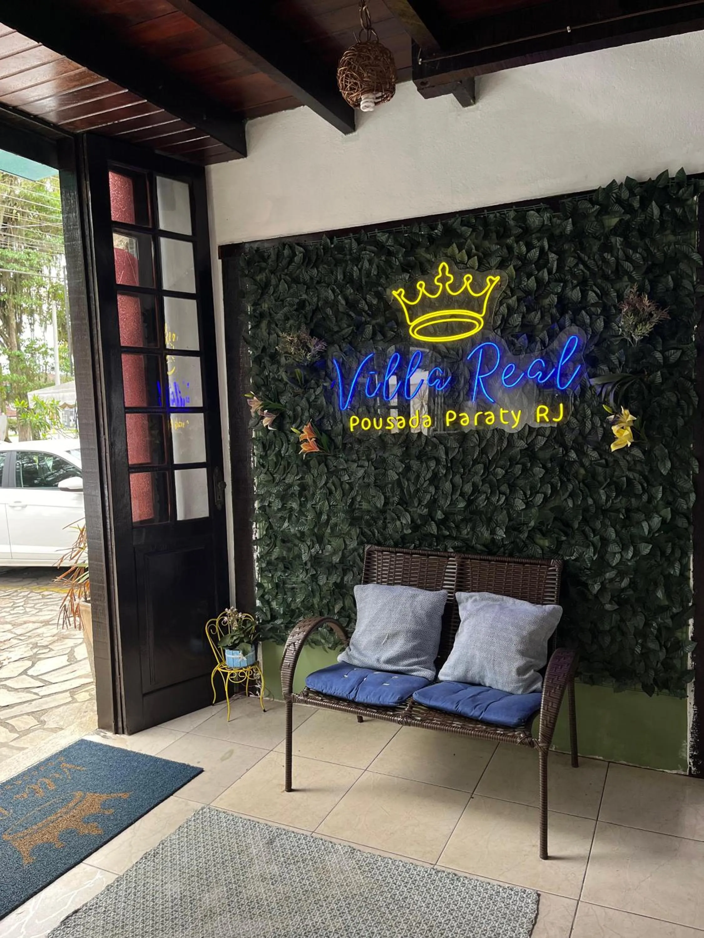 Property logo or sign in Pousada Villa Real Paraty - Localização e café da manhã EXCELENTES"