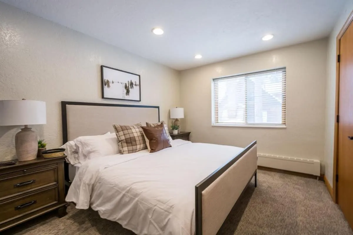 Bed in Brighton Ski Resort Hidden Falls 1 Bedroom Chalet Utah