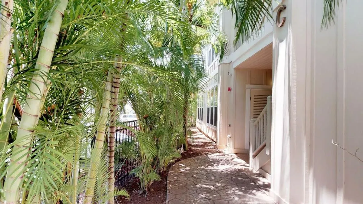 Fabulous Villa Sleeps 6 Short Walk To Poipu Brennecke and Shipwreck Beach