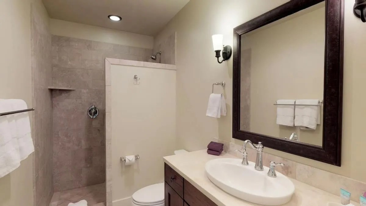 Fabulous Villa Sleeps 6 Short Walk To Poipu Brennecke and Shipwreck Beach