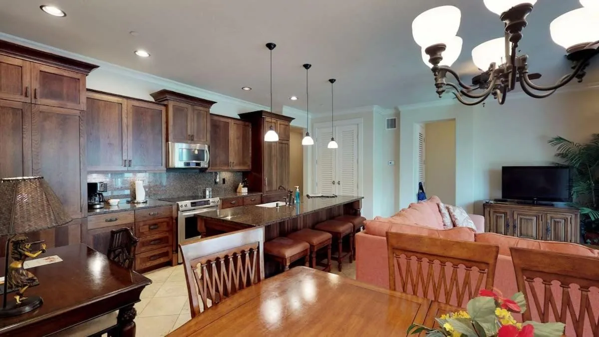 Fabulous Villa Sleeps 6 Short Walk To Poipu Brennecke and Shipwreck Beach