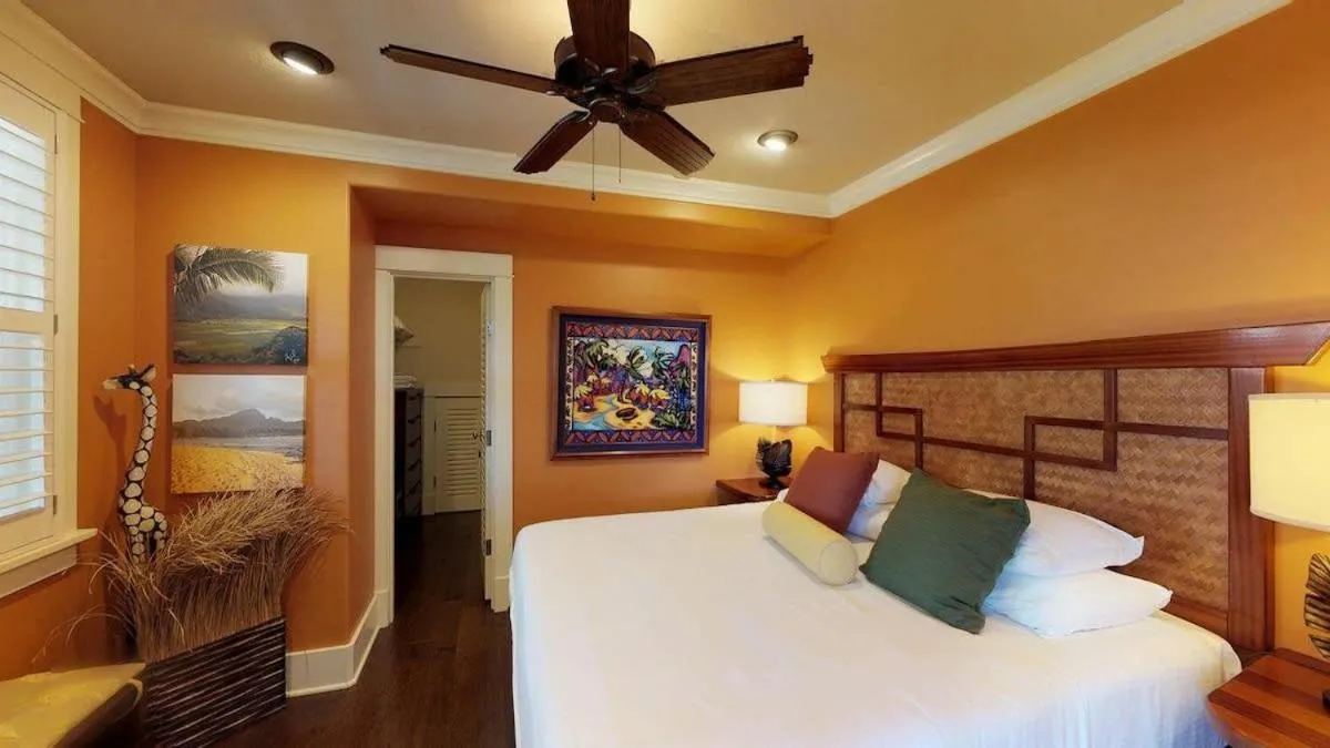 Bed in C300 Custom 4 bedroom Ocean View Penthouse