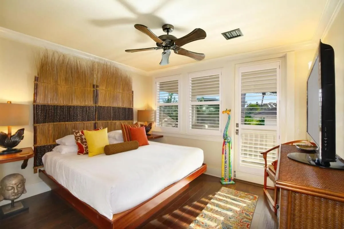 Bed in C300 Custom 4 bedroom Ocean View Penthouse